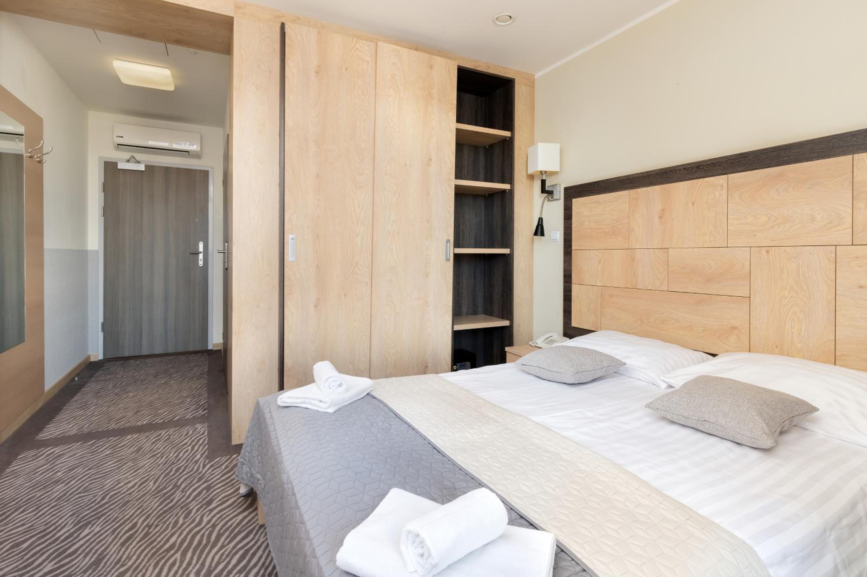 Standard Double or Twin Room - Photo 1