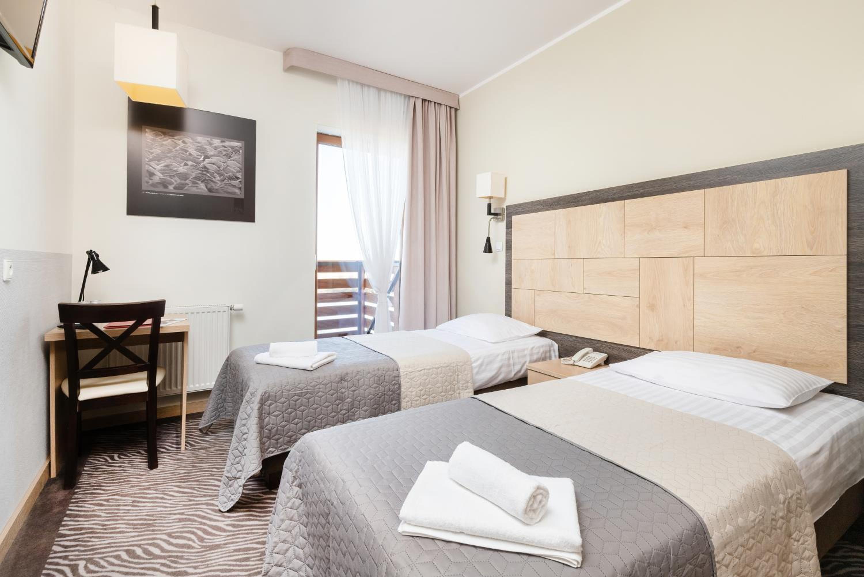 Standard Double or Twin Room - Photo 4
