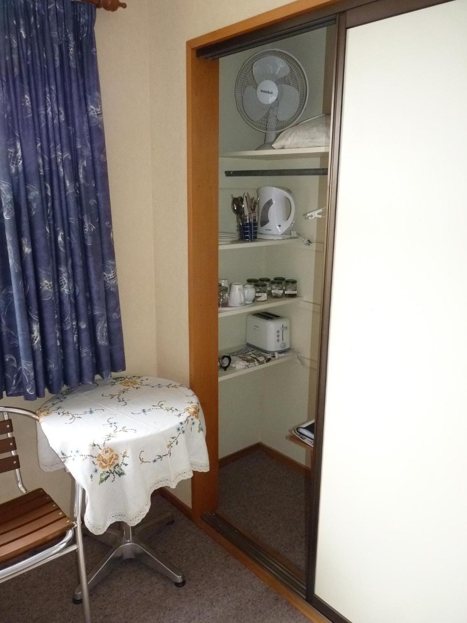 Deluxe Queen Suite photo 3