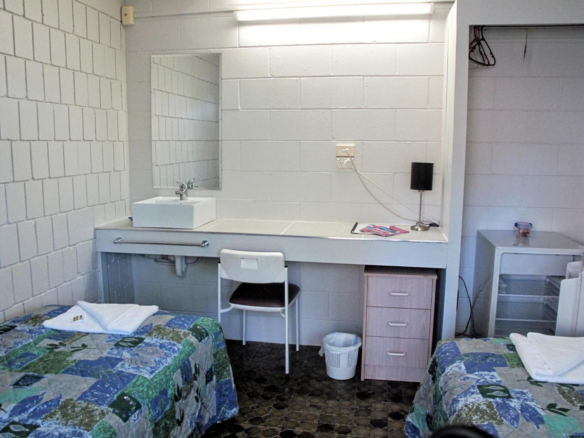 Twin Room with Shared Bathroom photo 2