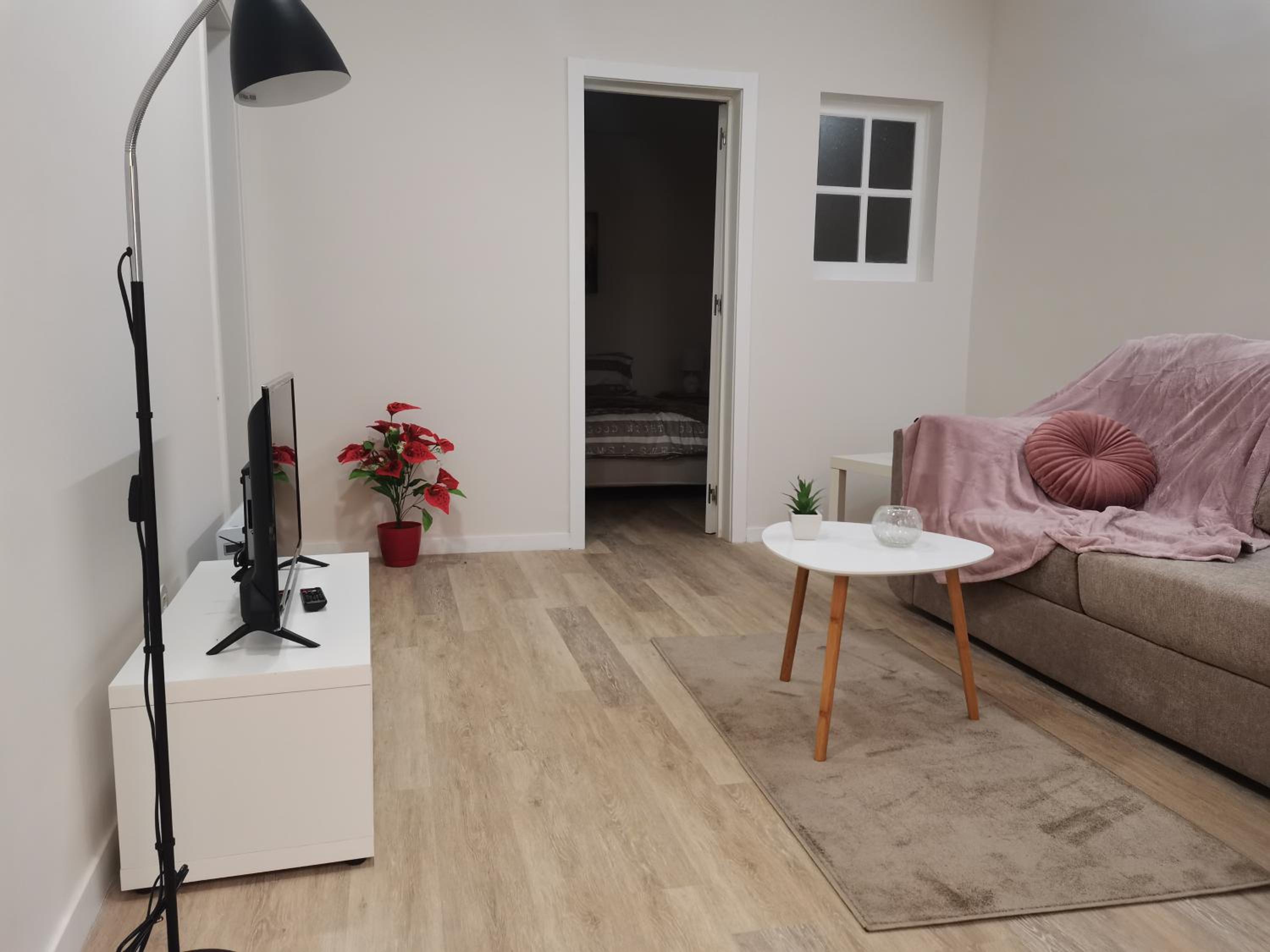 One-Bedroom Apartment - Photo 7