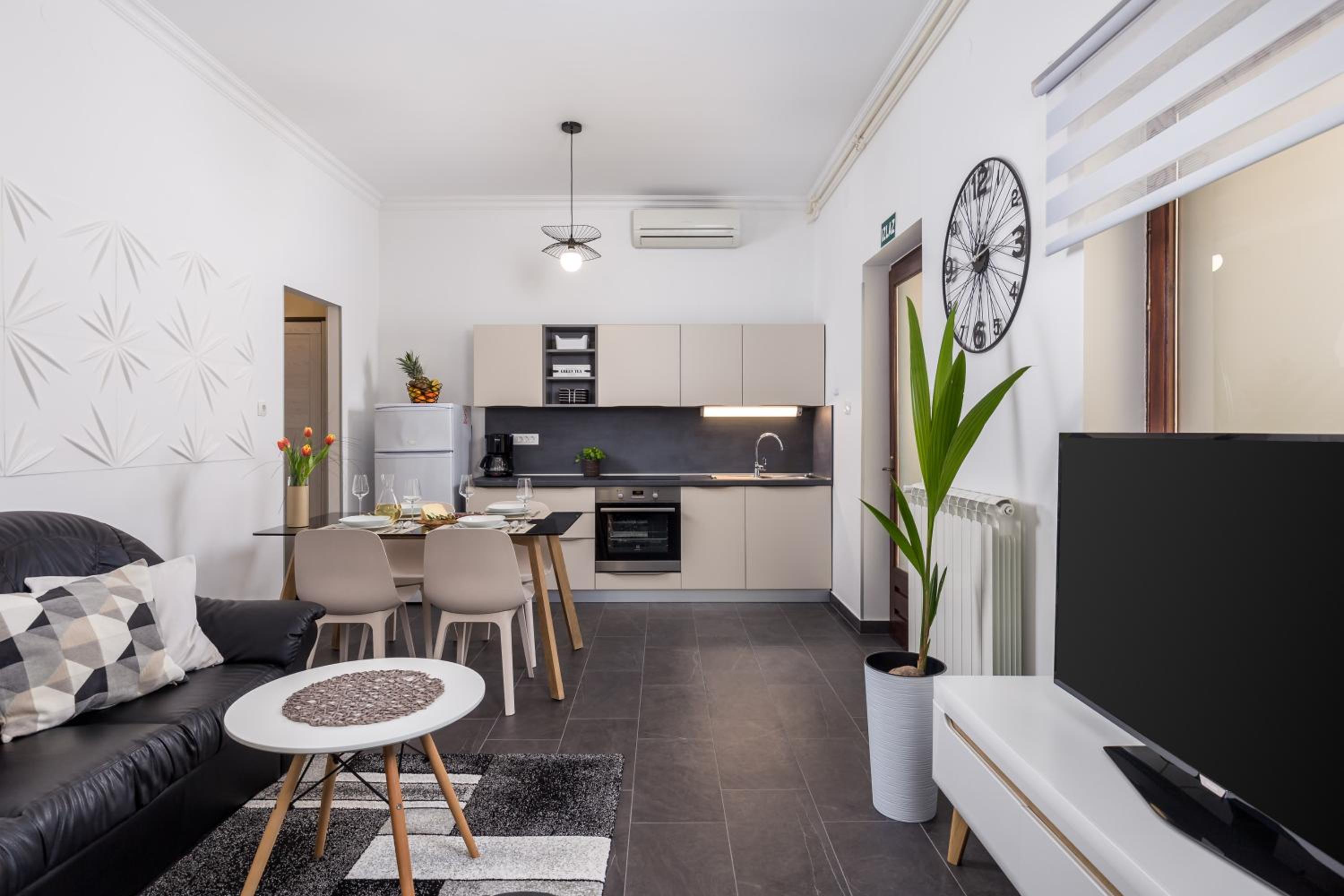 Superior Apartment photo 1