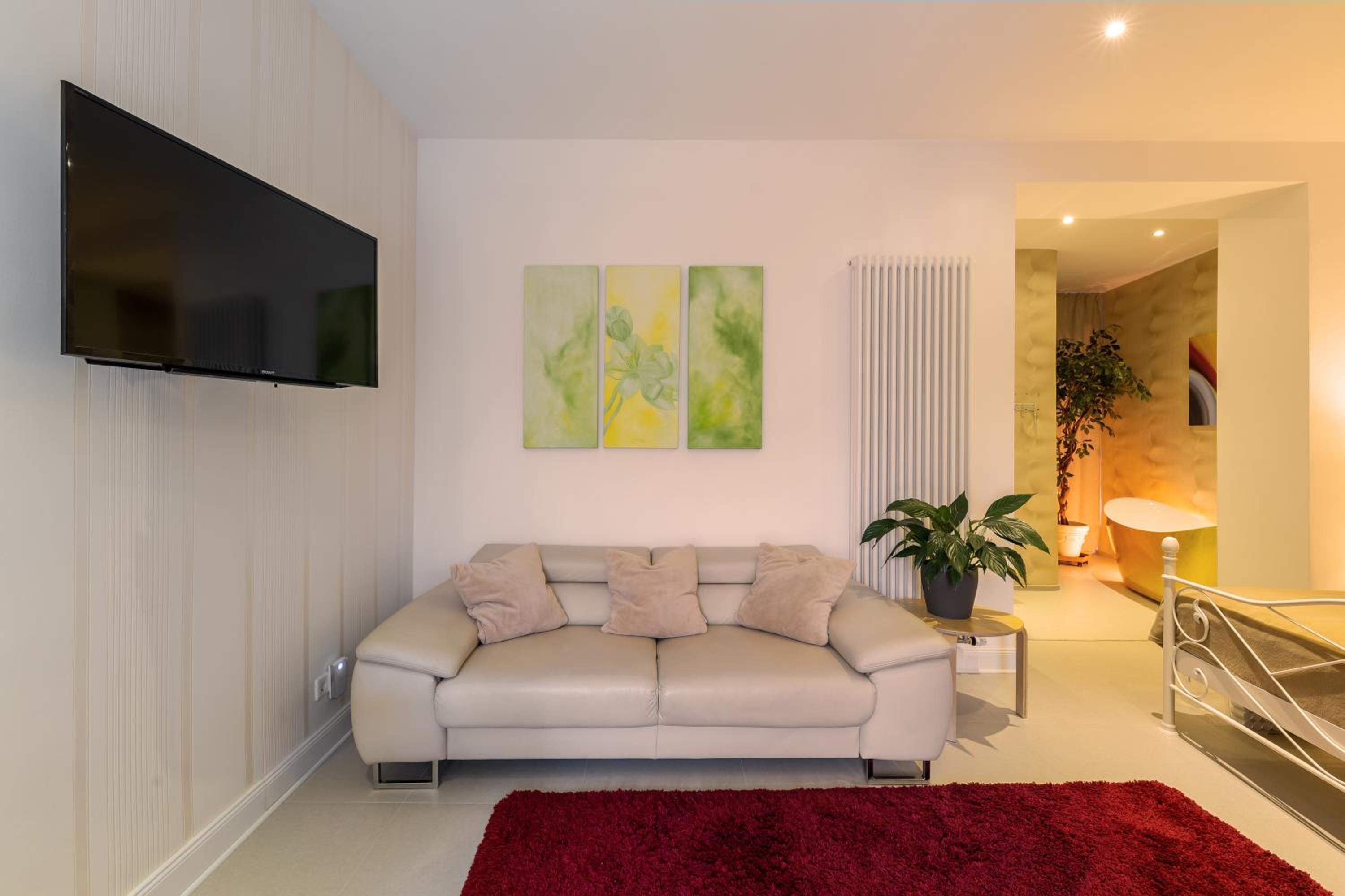 Apartment with Garden View