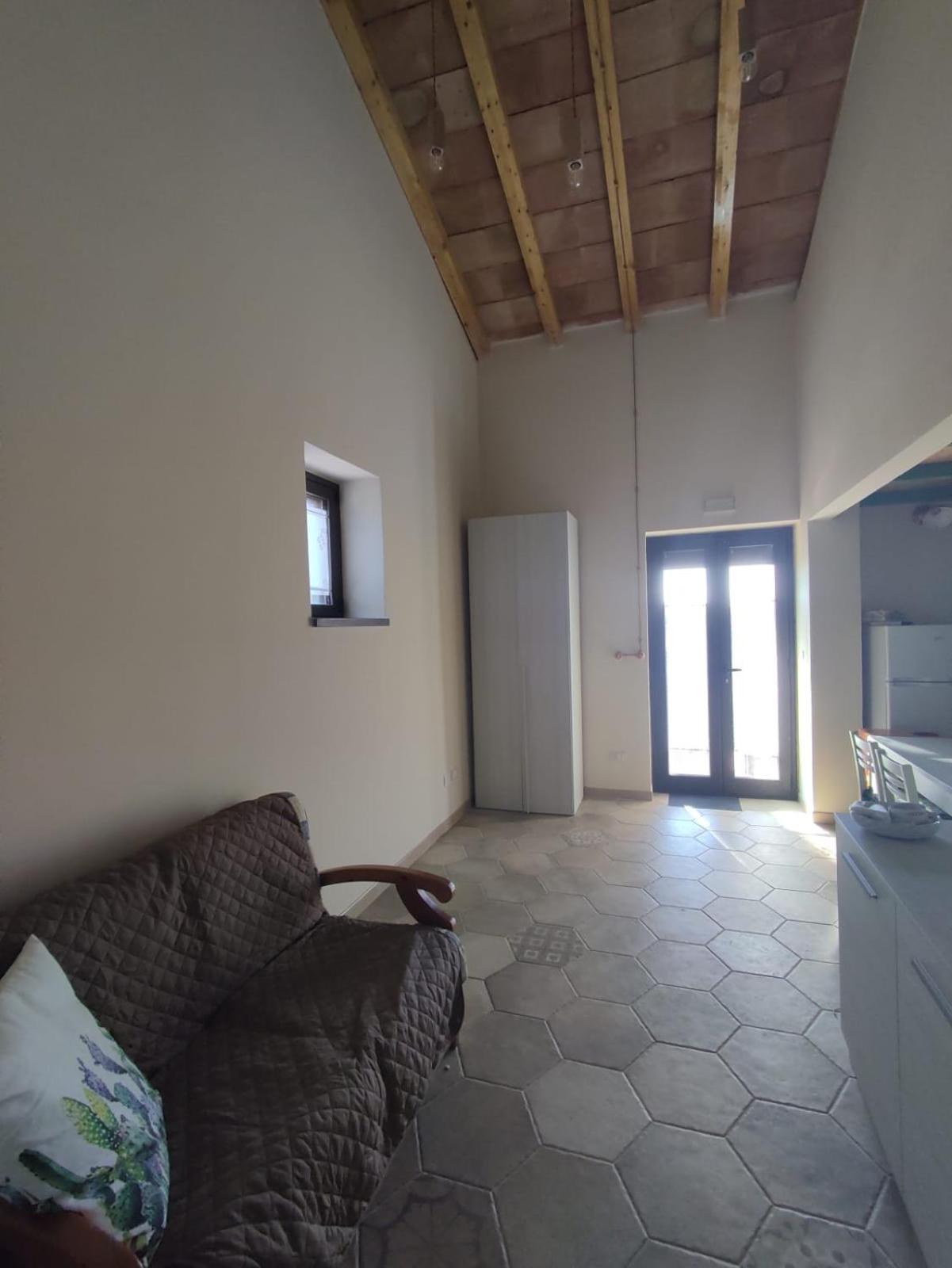 One-Bedroom House photo 1