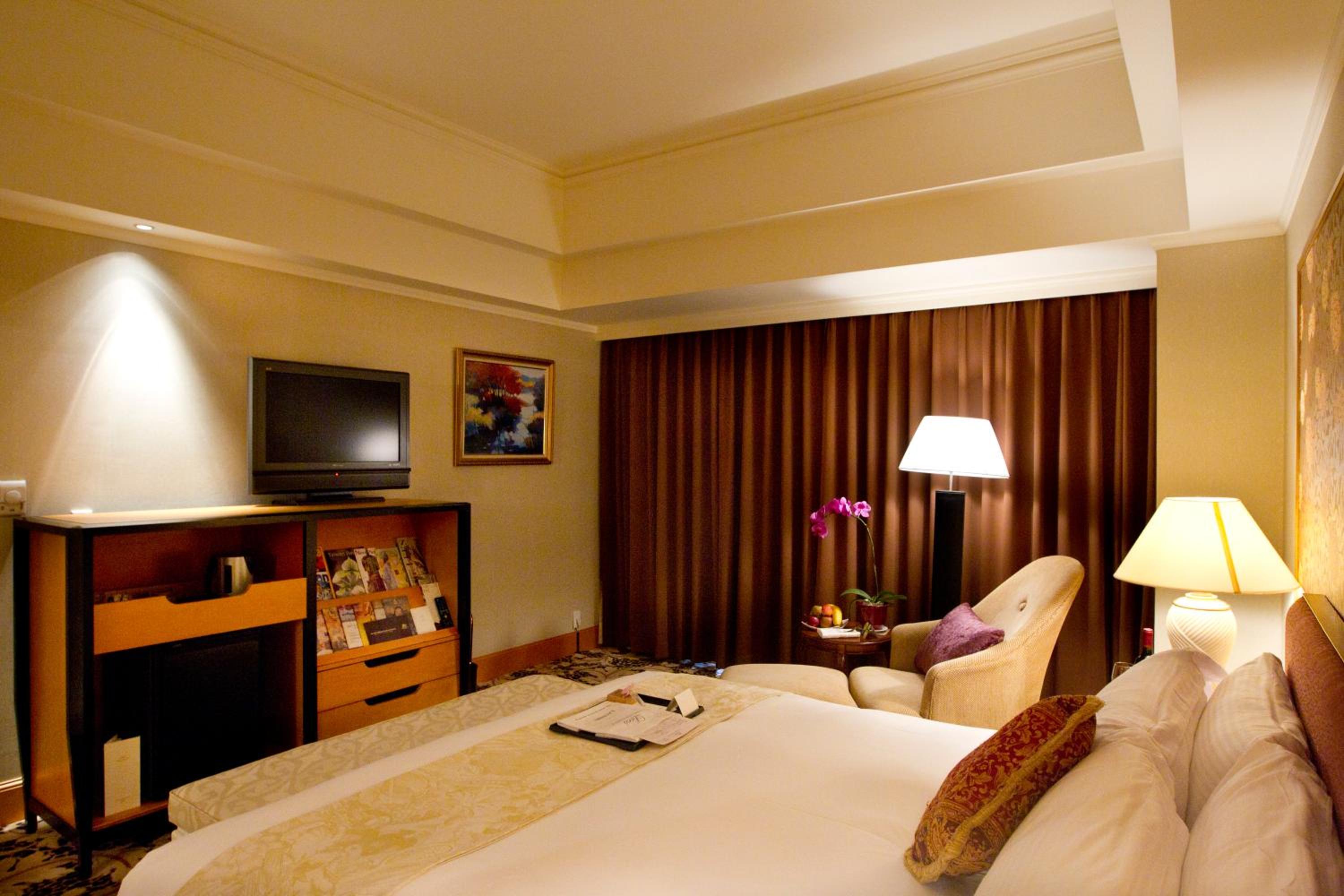 Premier Suite - Photo 7