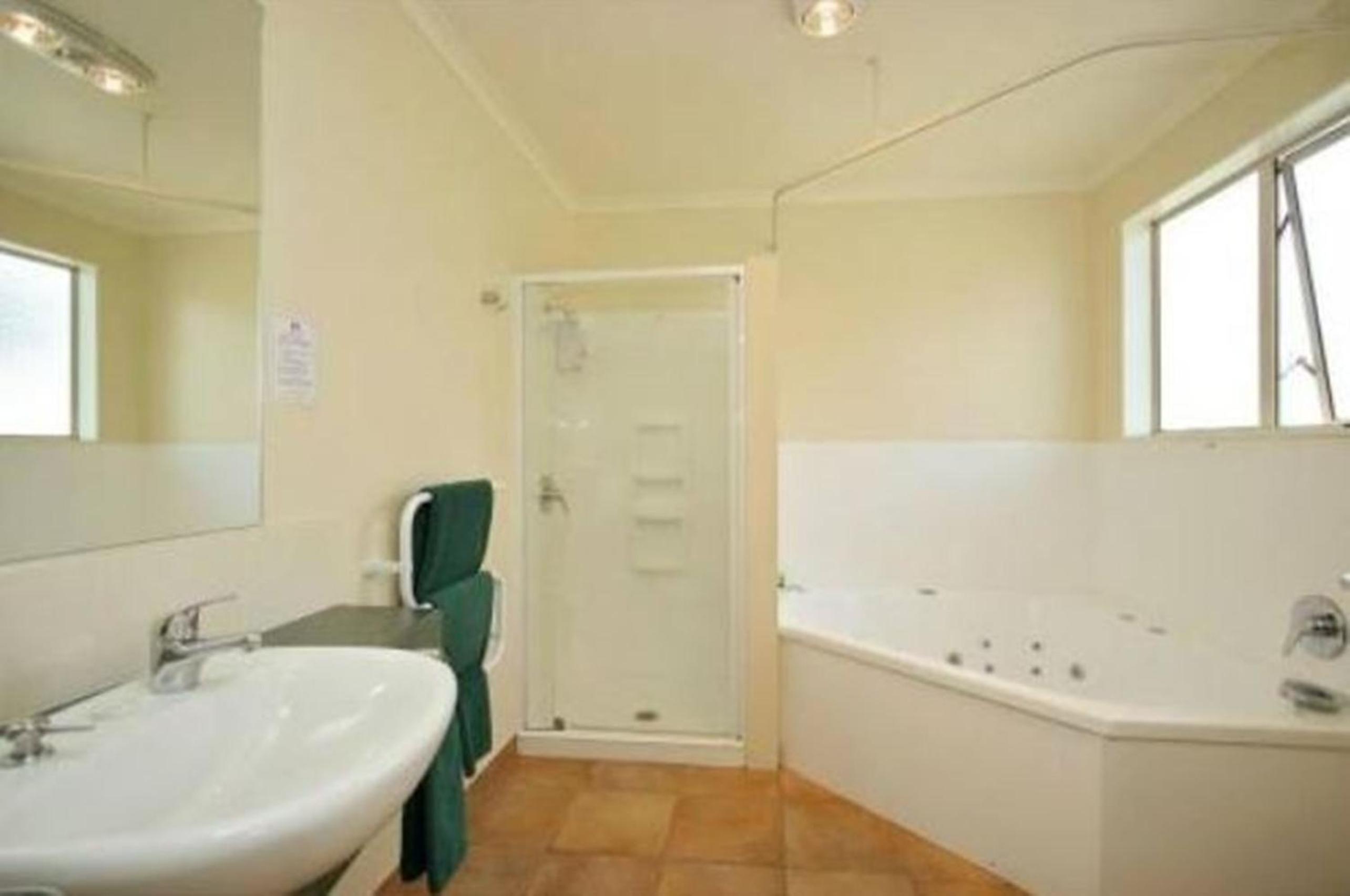 One-Bedroom Apartment with Spa Bath photo 3