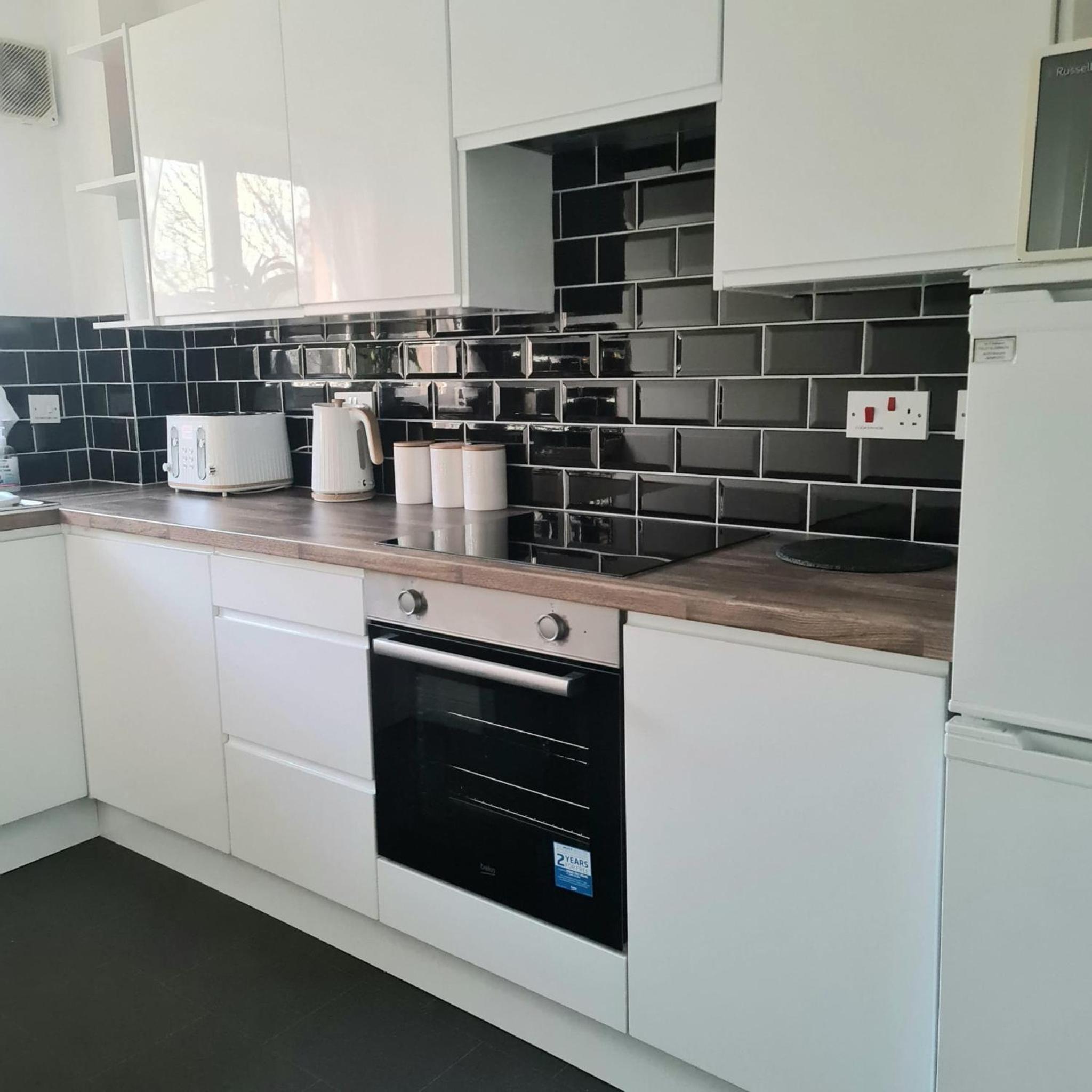 Two-Bedroom Apartment - Photo 8
