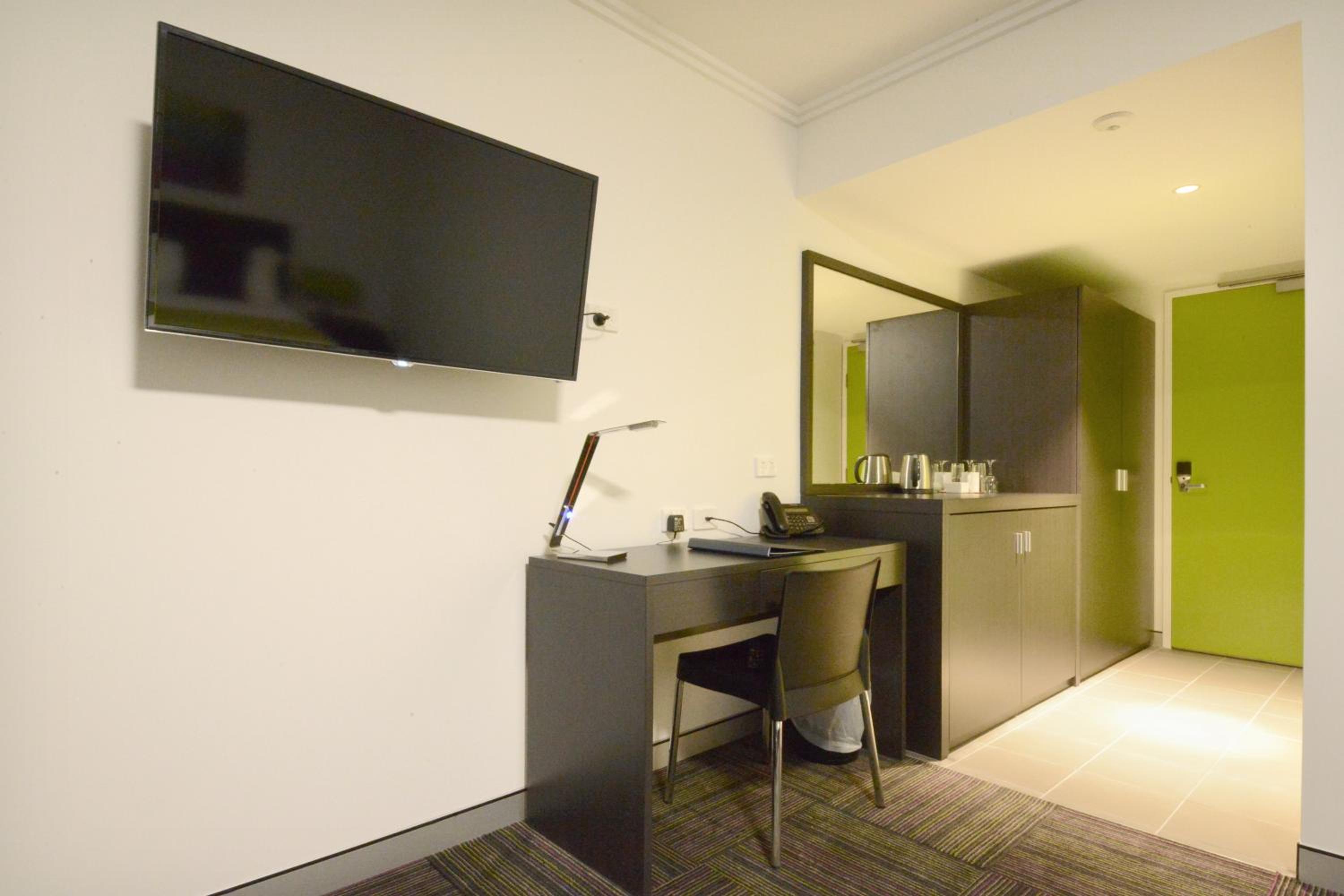 Deluxe King Room photo 3