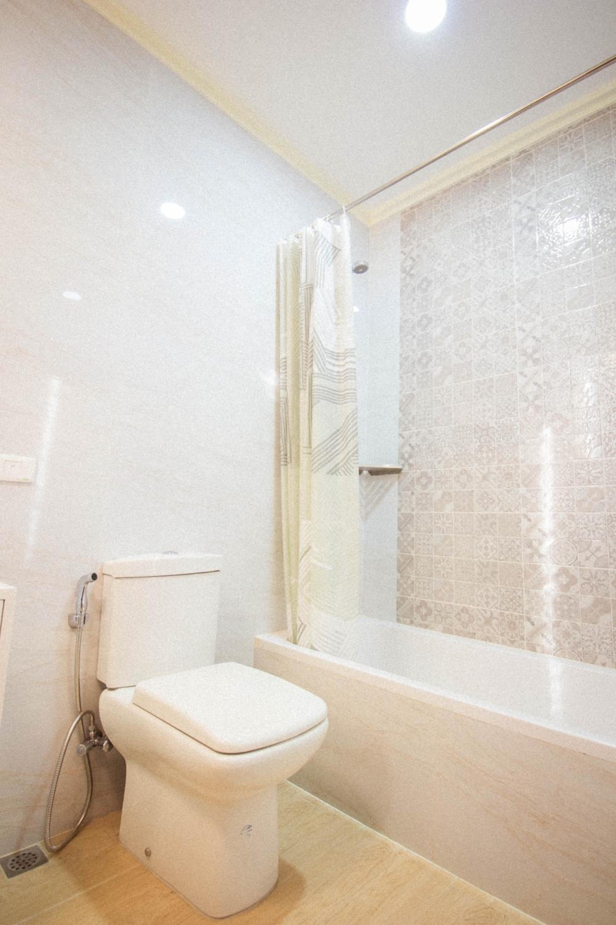 Three-Bedroom Suite - Photo 10