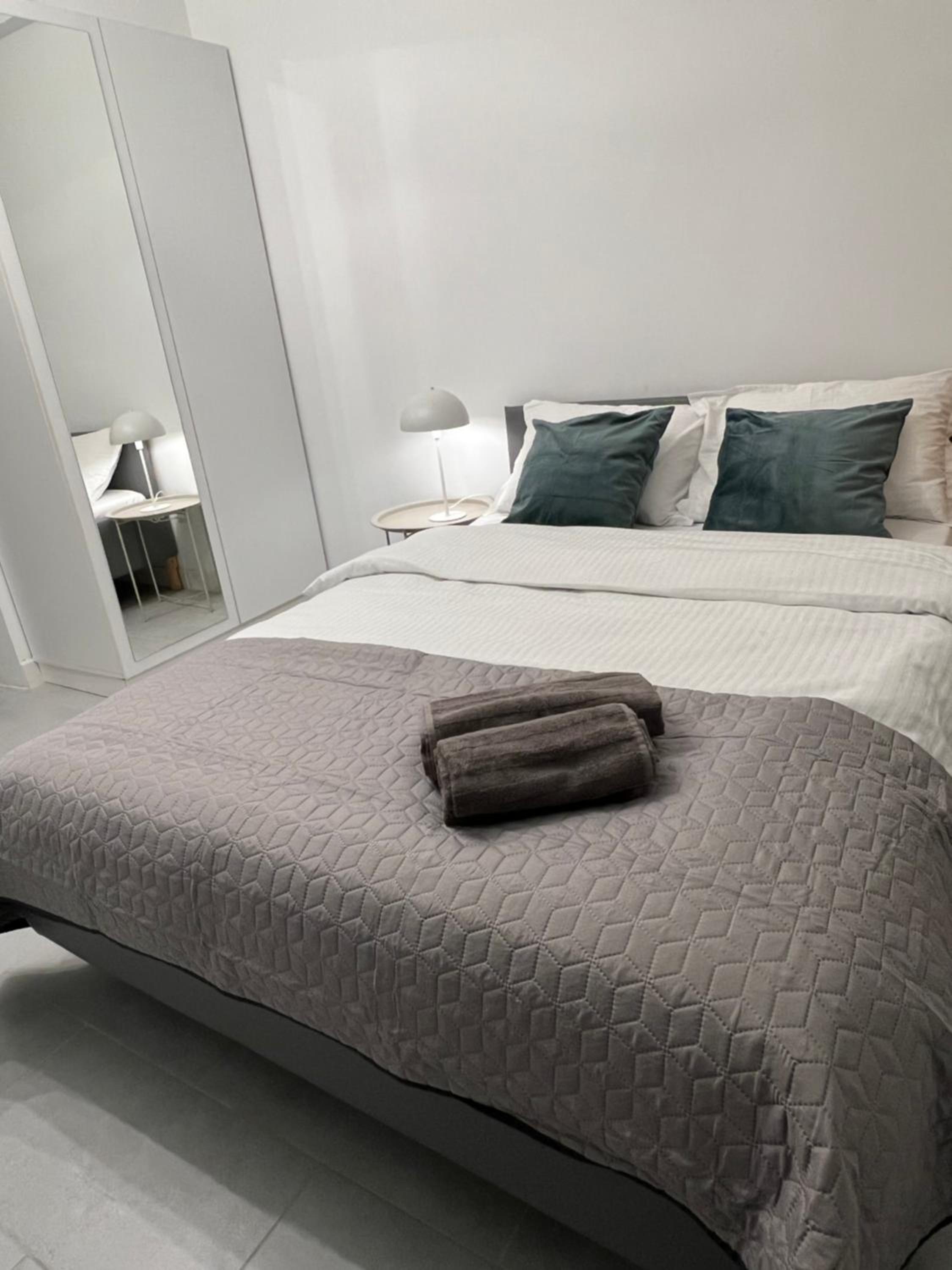 One-Bedroom Apartment - Photo 17