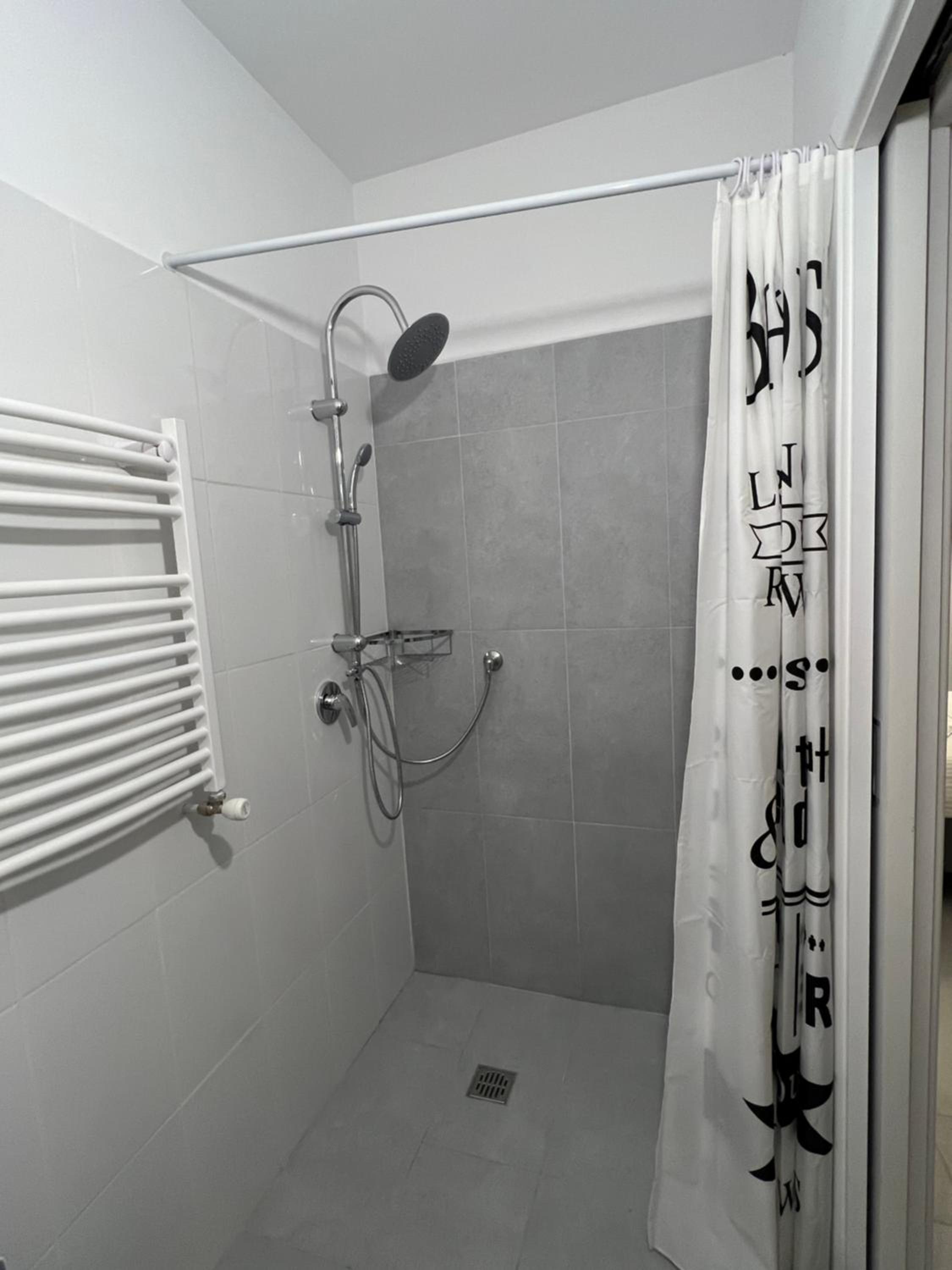 One-Bedroom Apartment - Photo 9