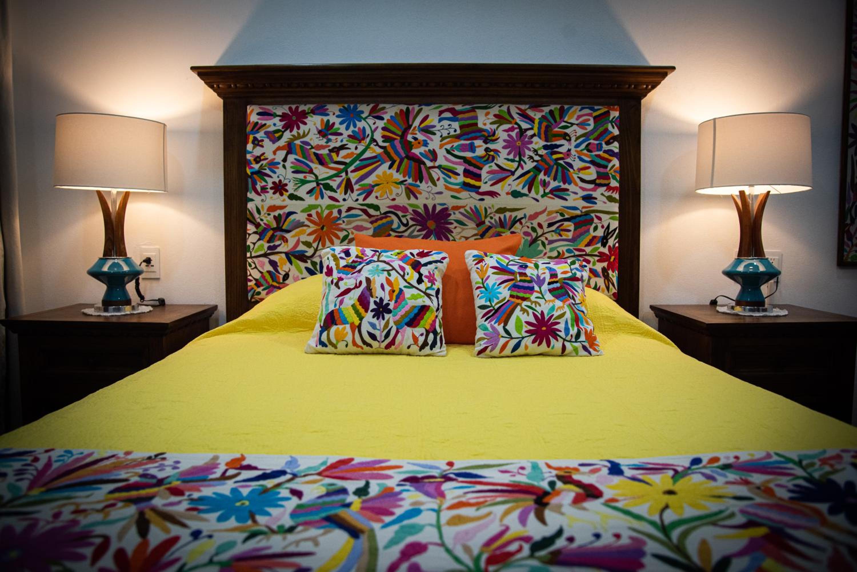Deluxe Double Room with Balcony - Photo 9