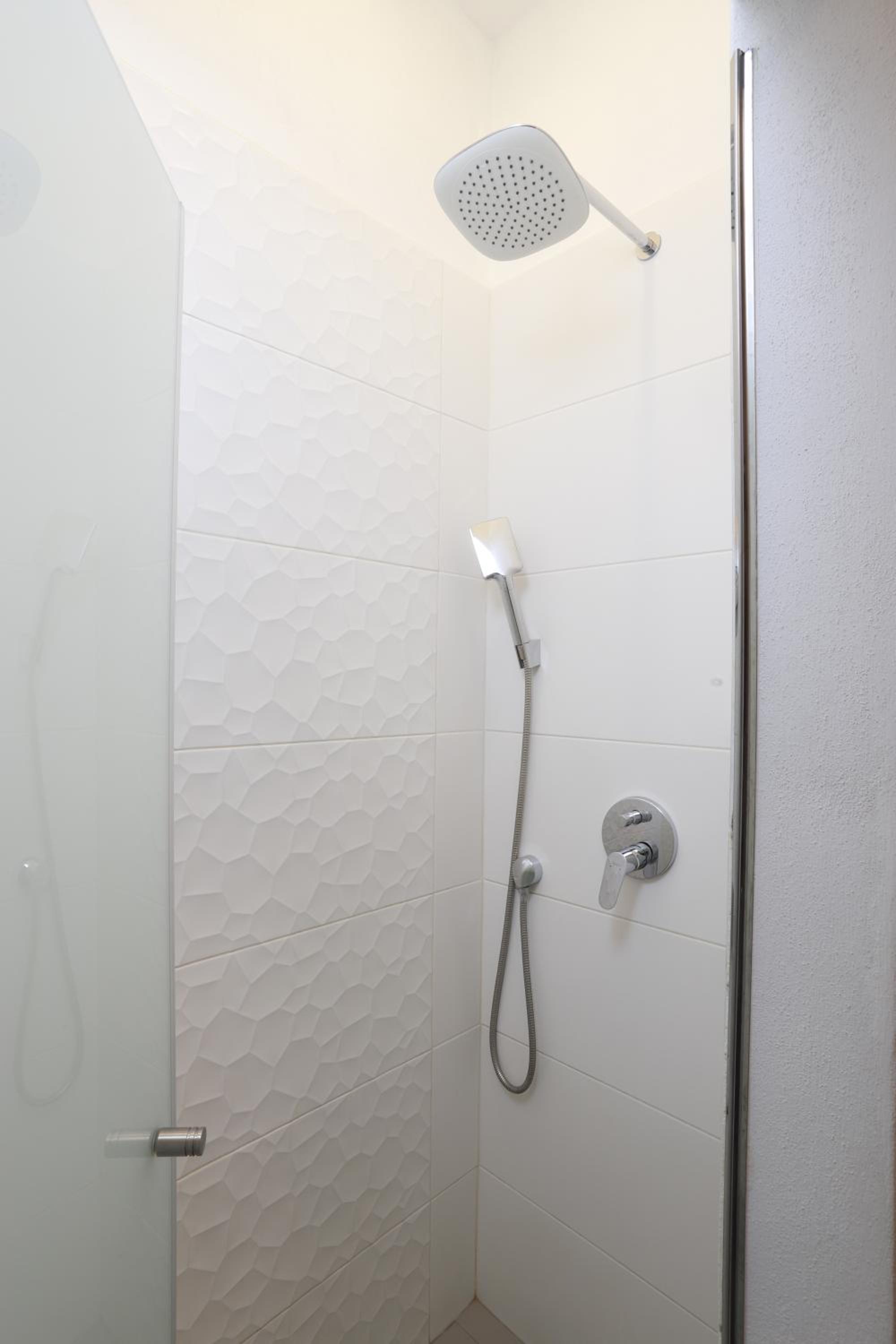 Deluxe Double Room with Garden View - Photo 5