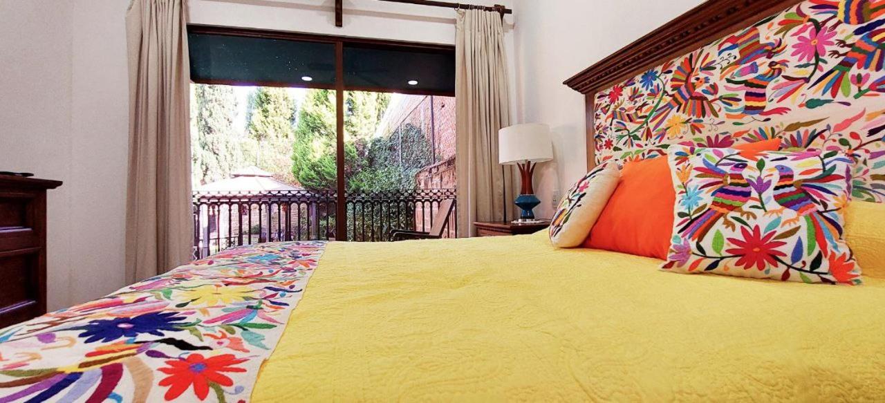 Deluxe Double Room with Balcony - Photo 4