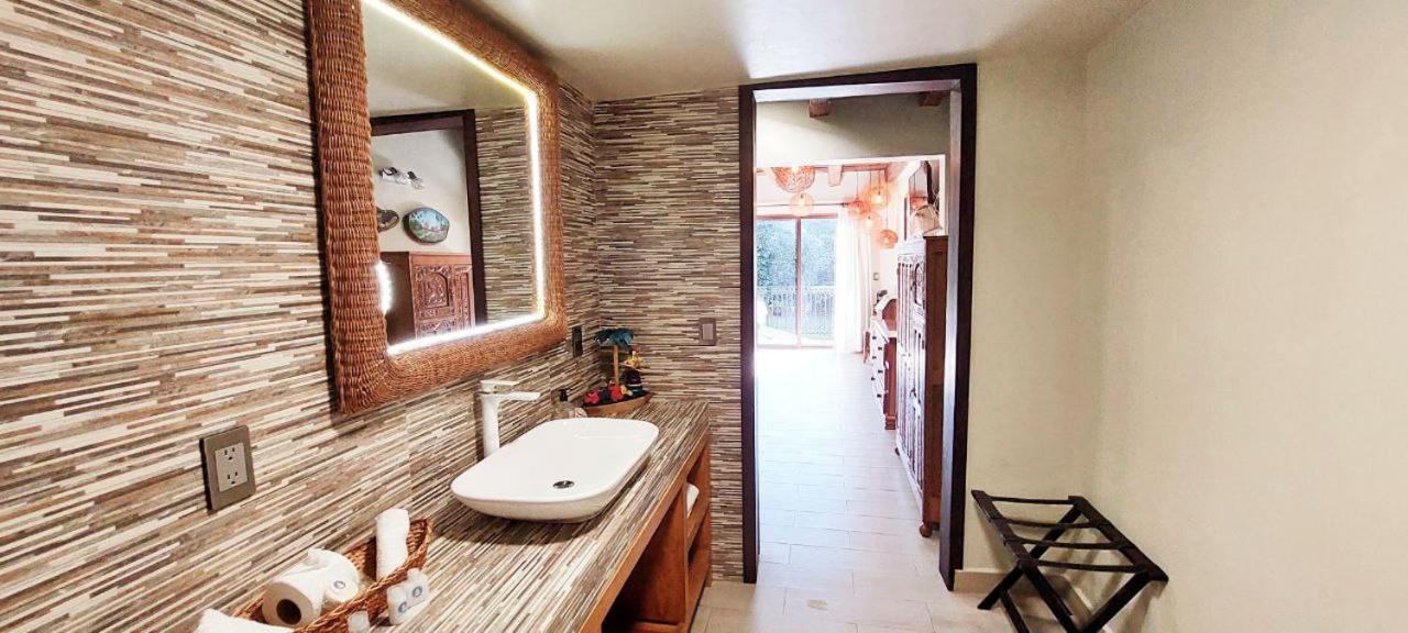 Twin Room with Private Bathroom - Photo 4