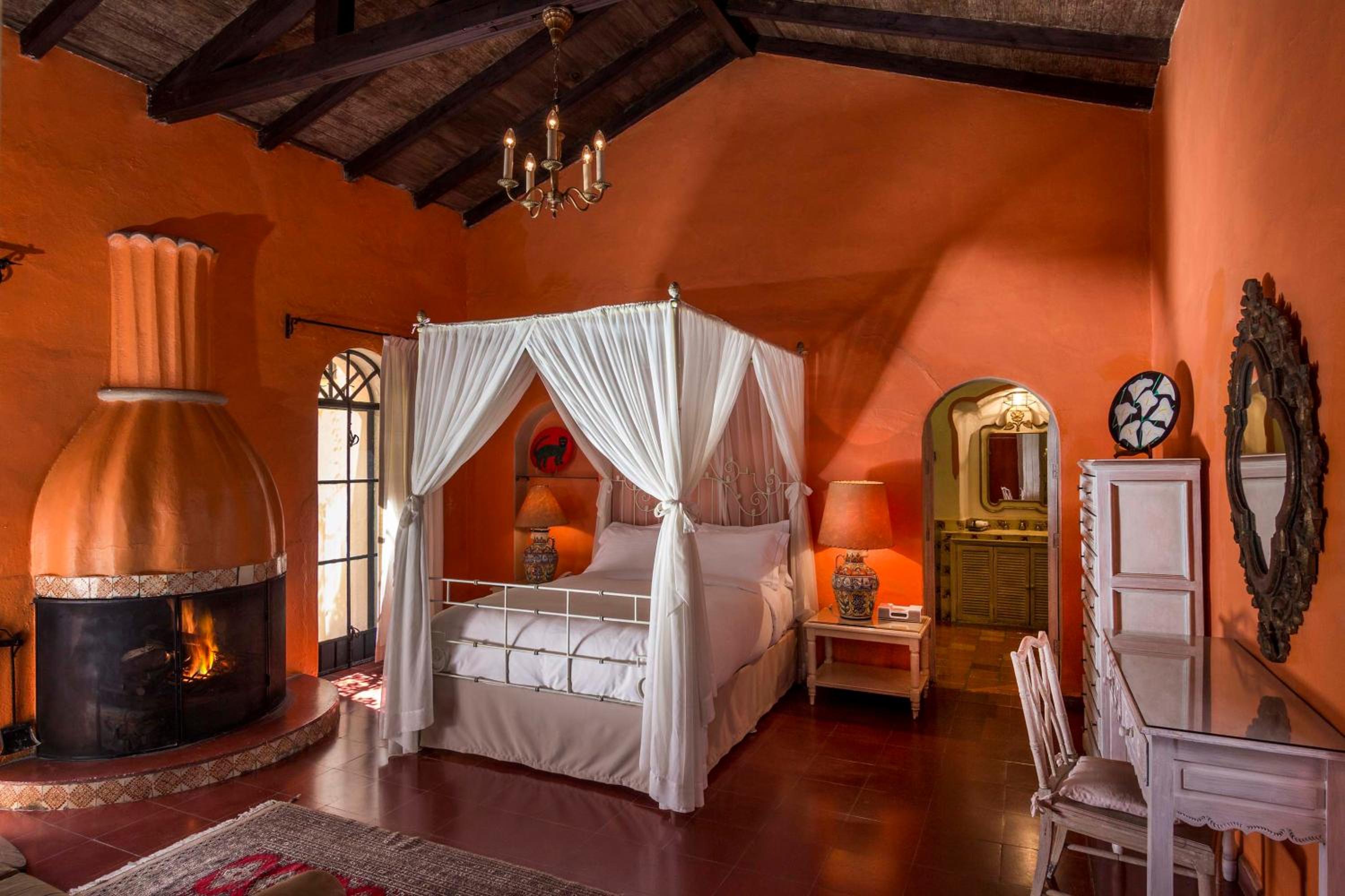 Deluxe Suite - Photo 9