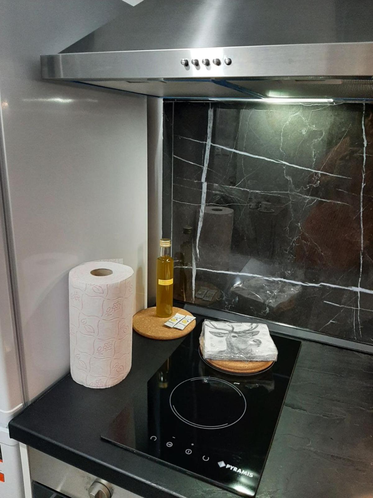 One-Bedroom Apartment - Photo 16