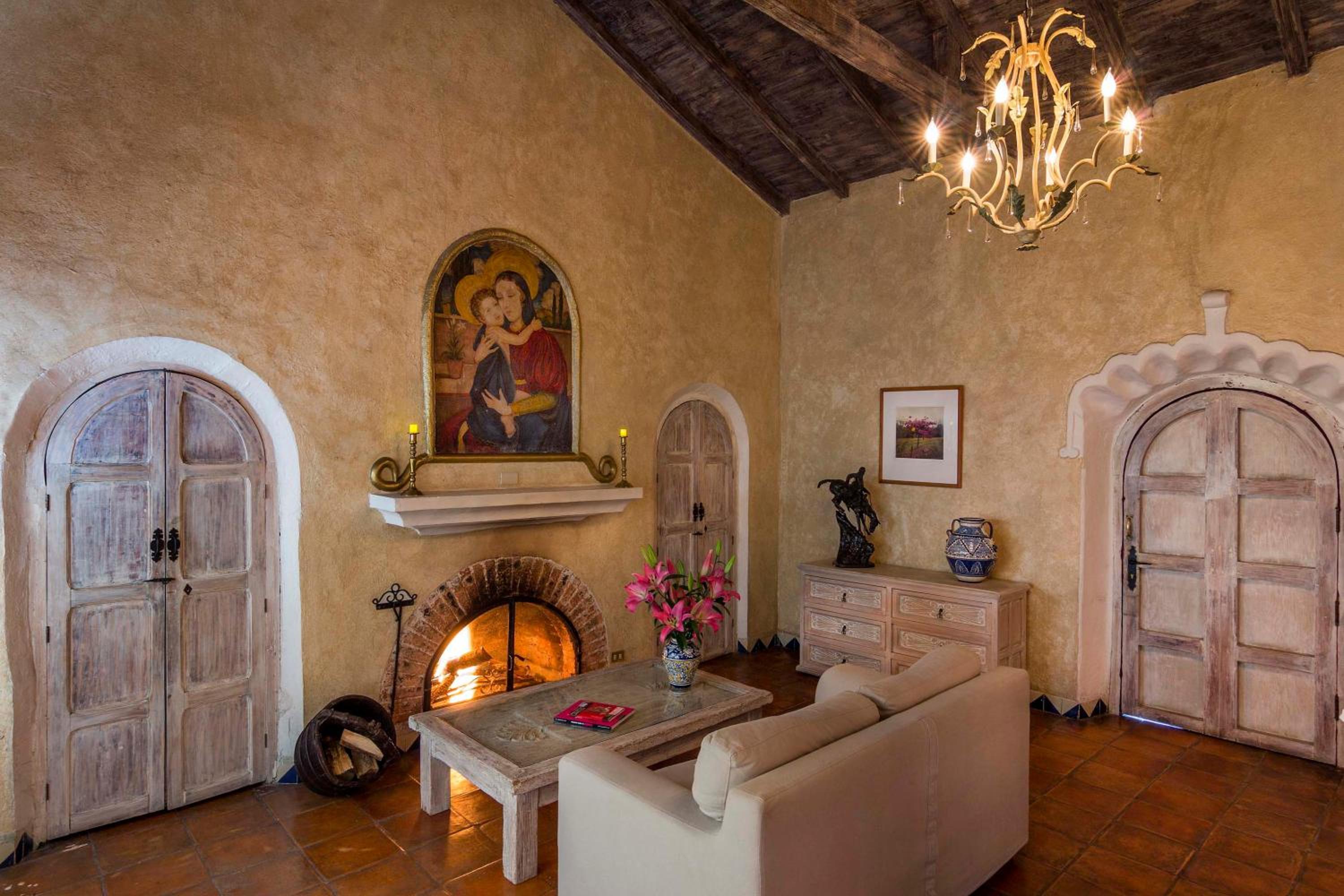 Deluxe Suite - Photo 20