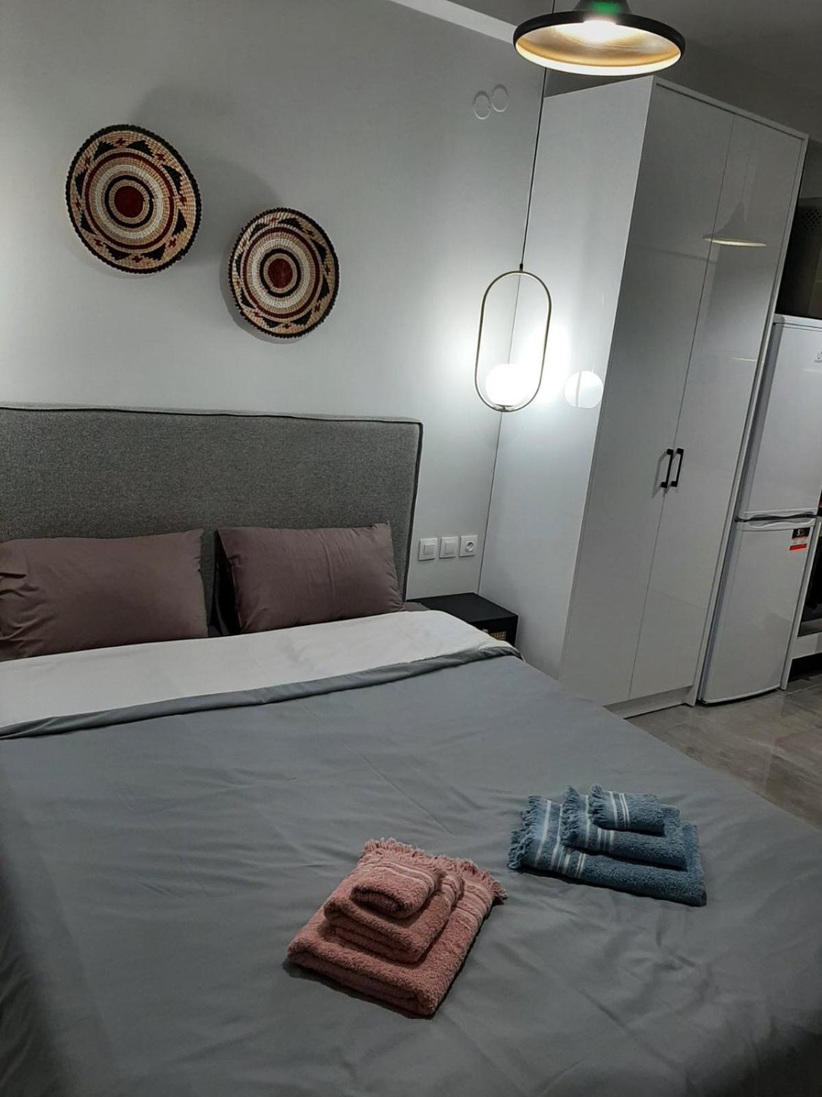 One-Bedroom Apartment - Photo 8