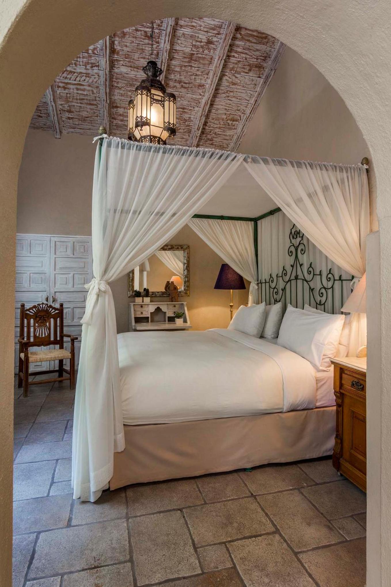 Deluxe Suite - Photo 18
