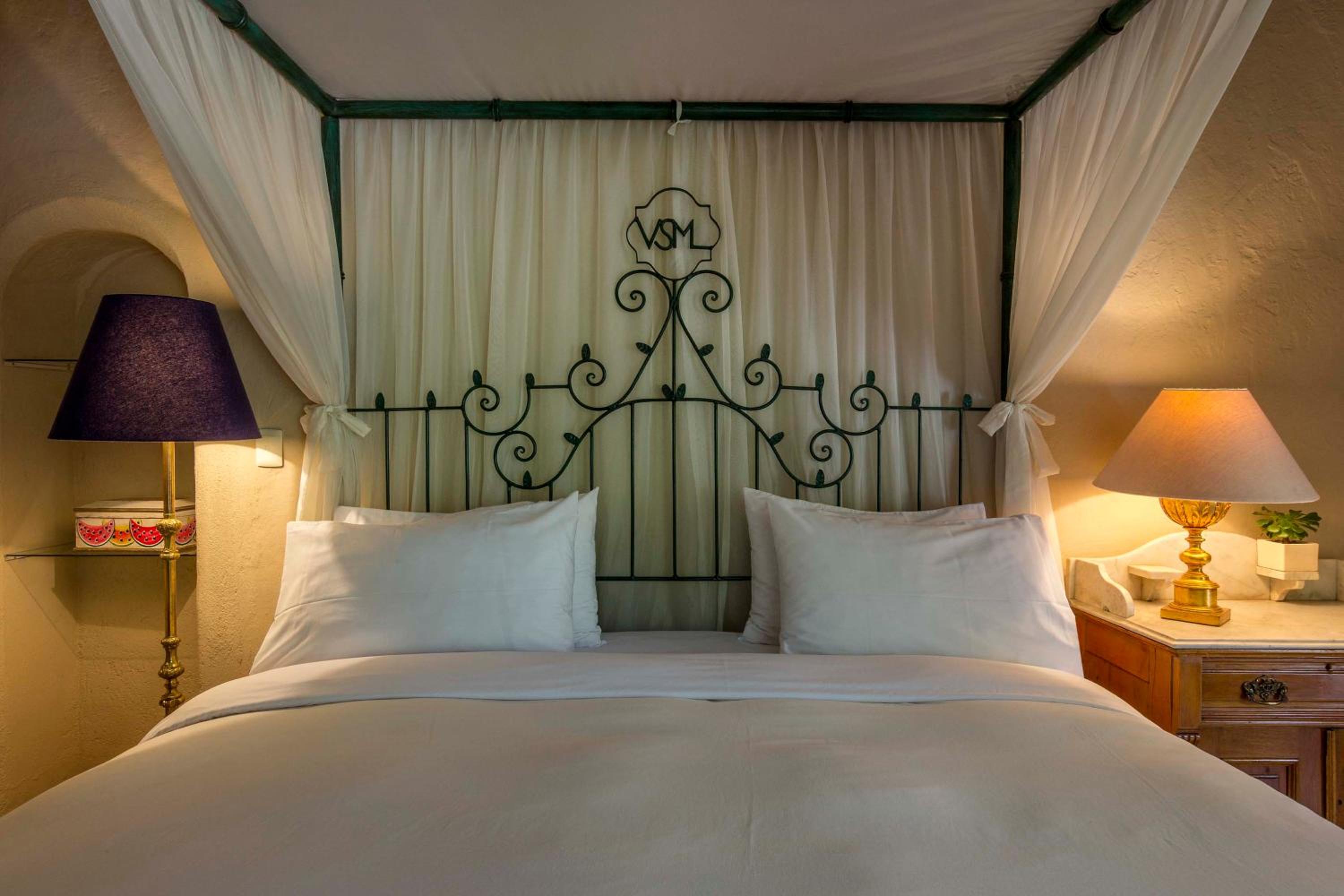 Deluxe Suite - Photo 17