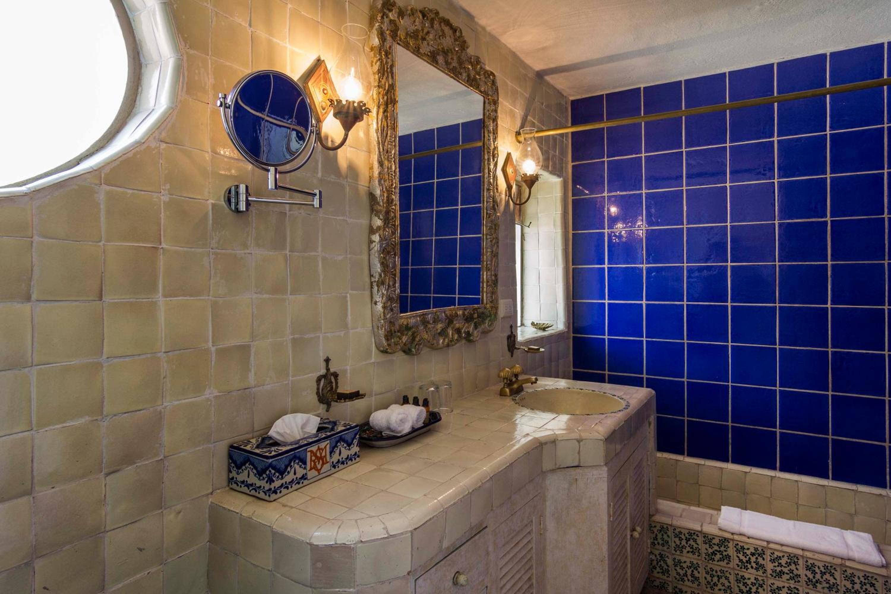 Deluxe Suite - Photo 10