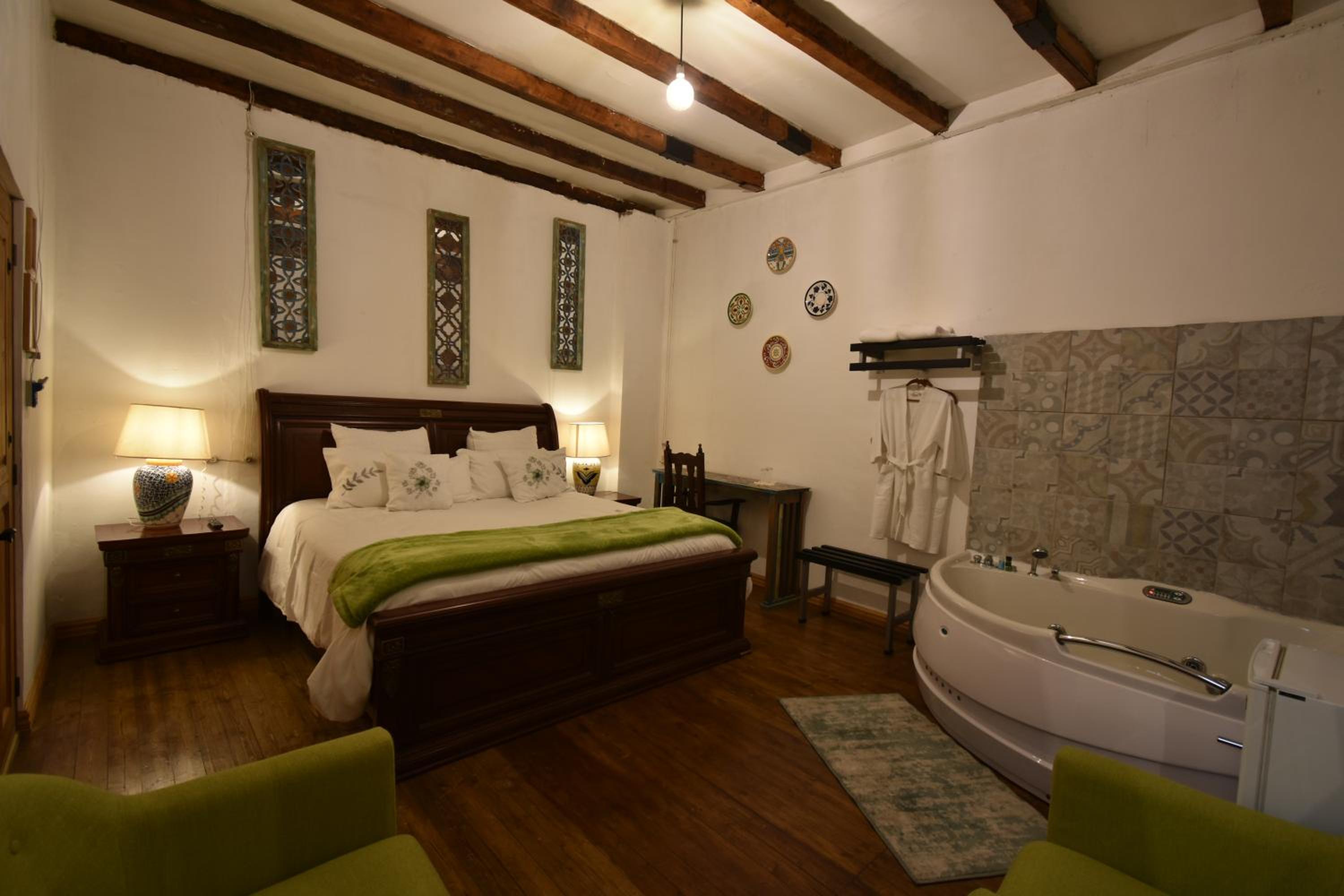 Deluxe Suite with Spa Bath photo 1