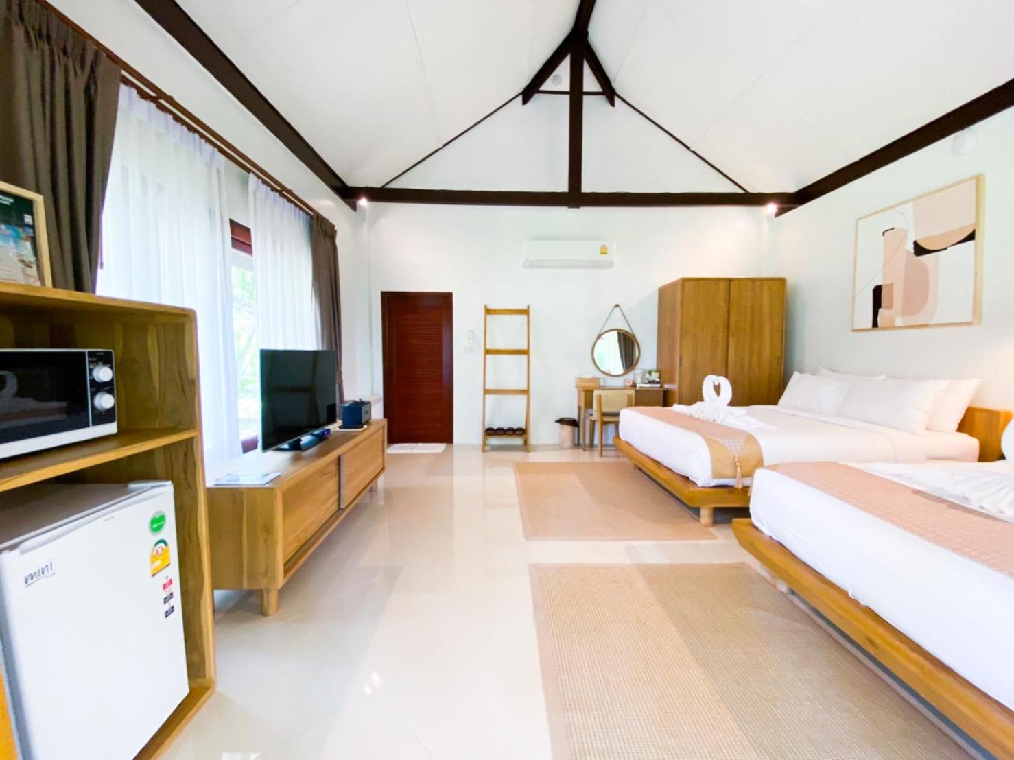 Family Room with Sea View - Photo 1