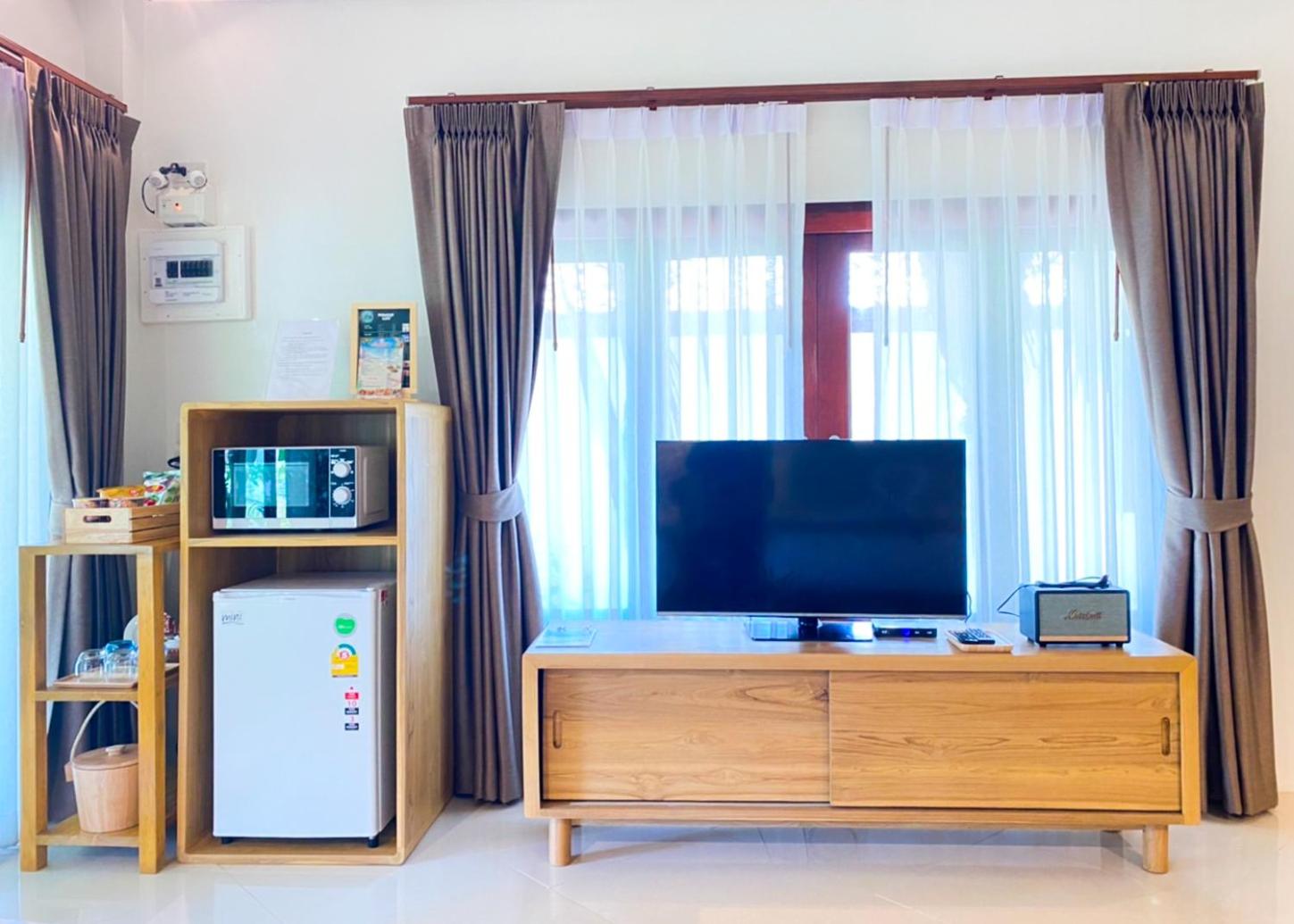 Family Room with Sea View - Photo 9