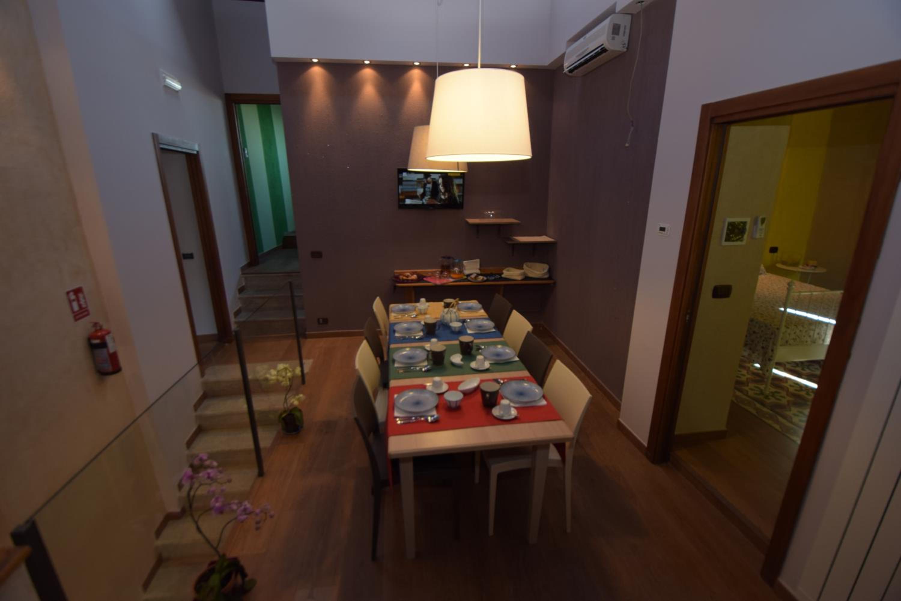 Double Room with Balcony - Photo 19