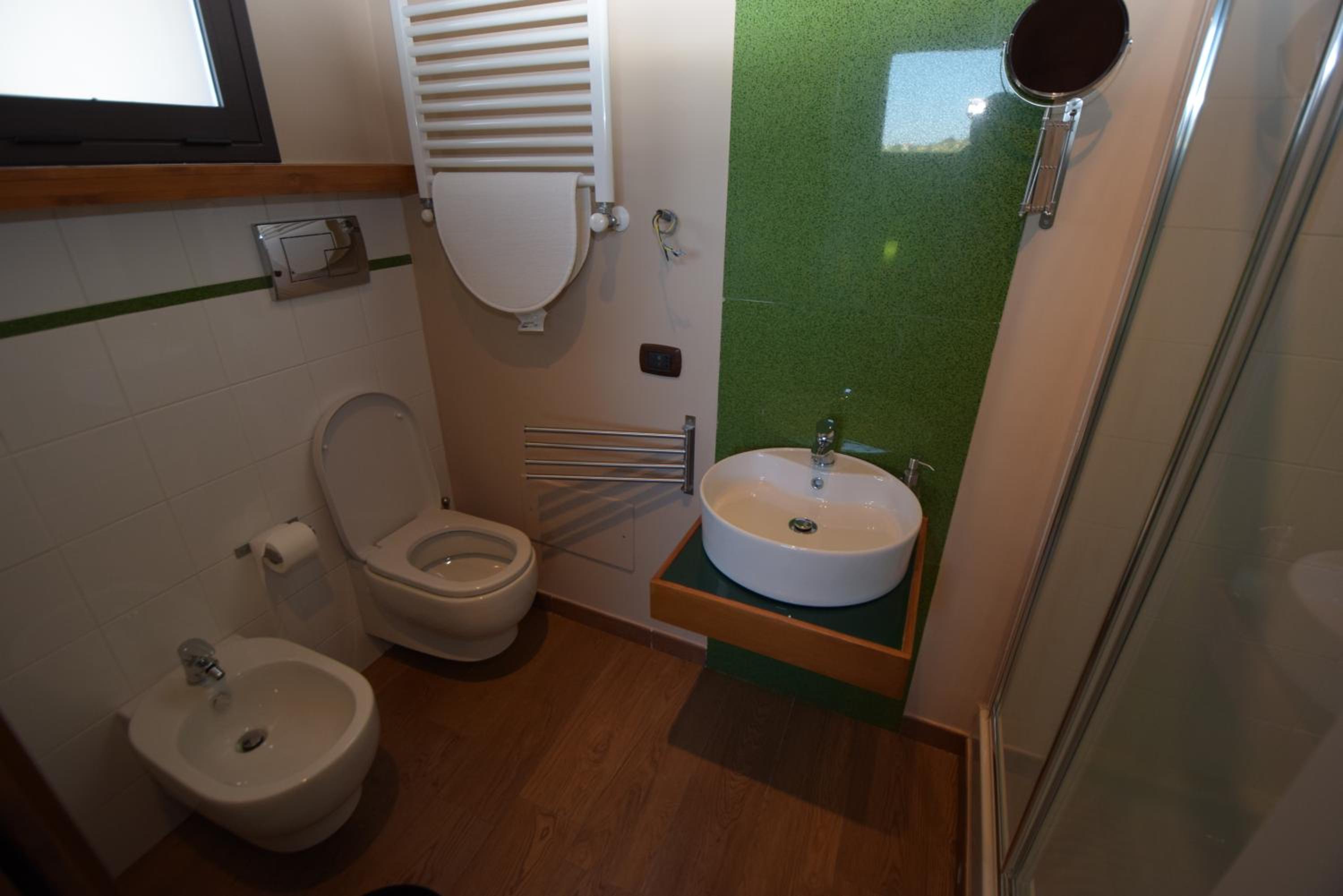 Double Room - Photo 11