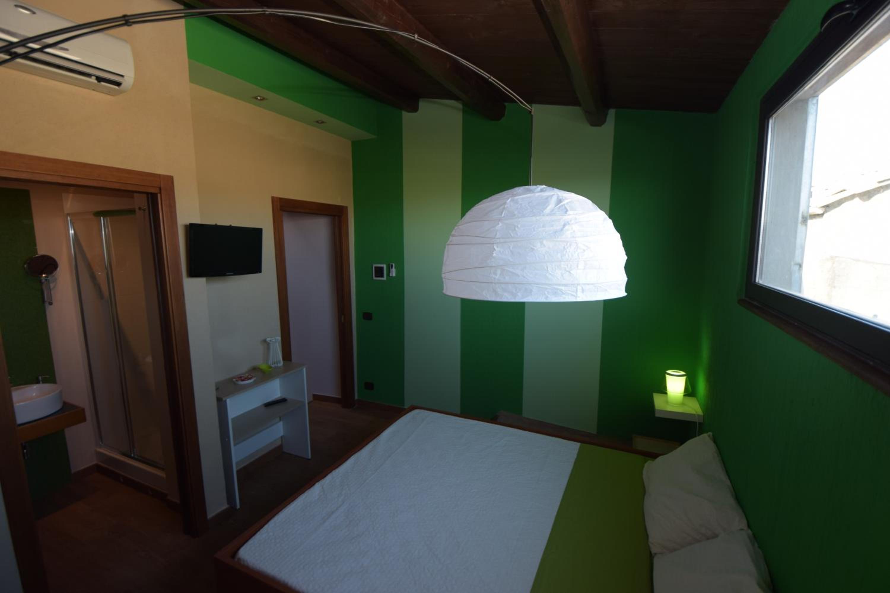 Double Room - Photo 3