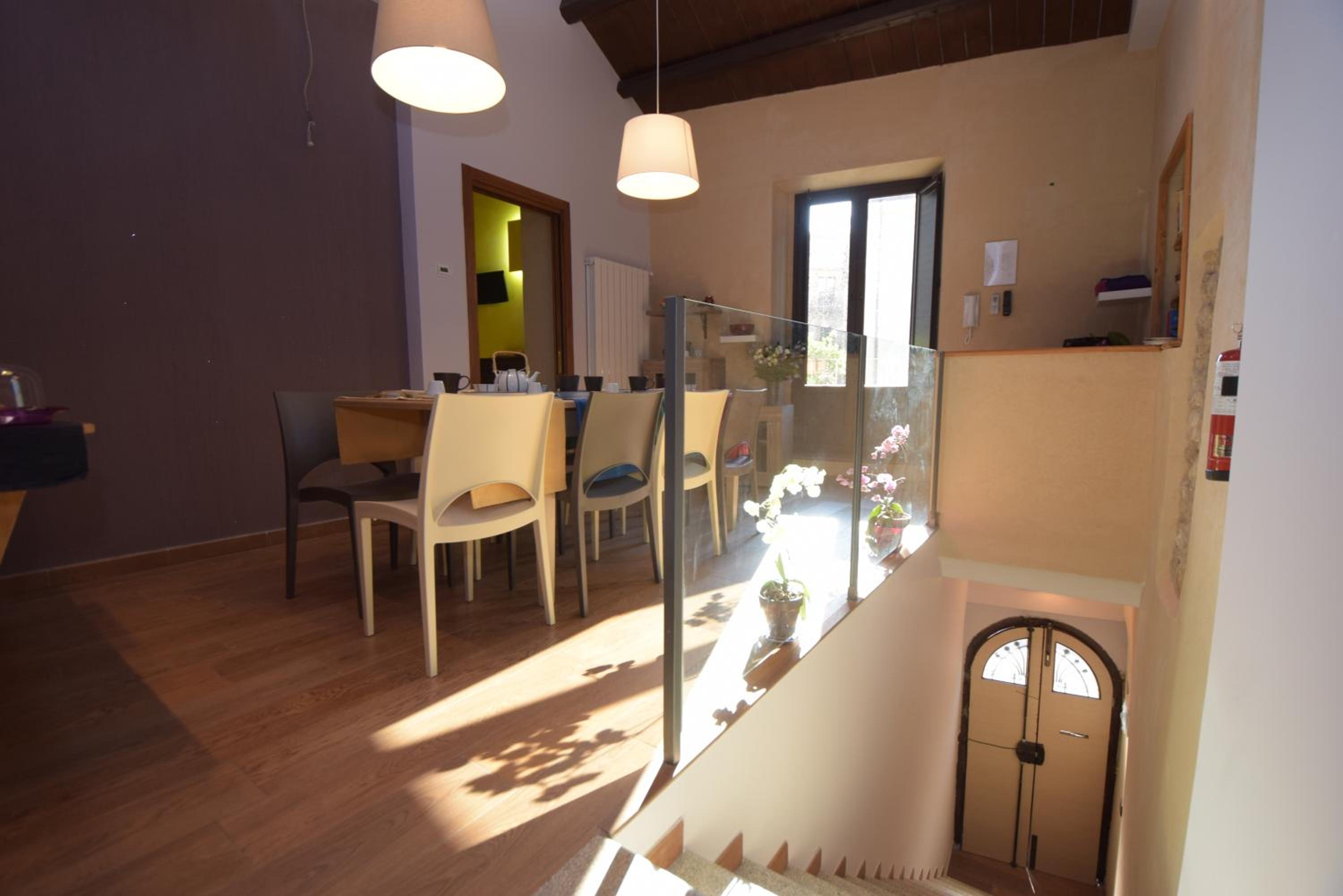 Double Room with Balcony - Photo 17