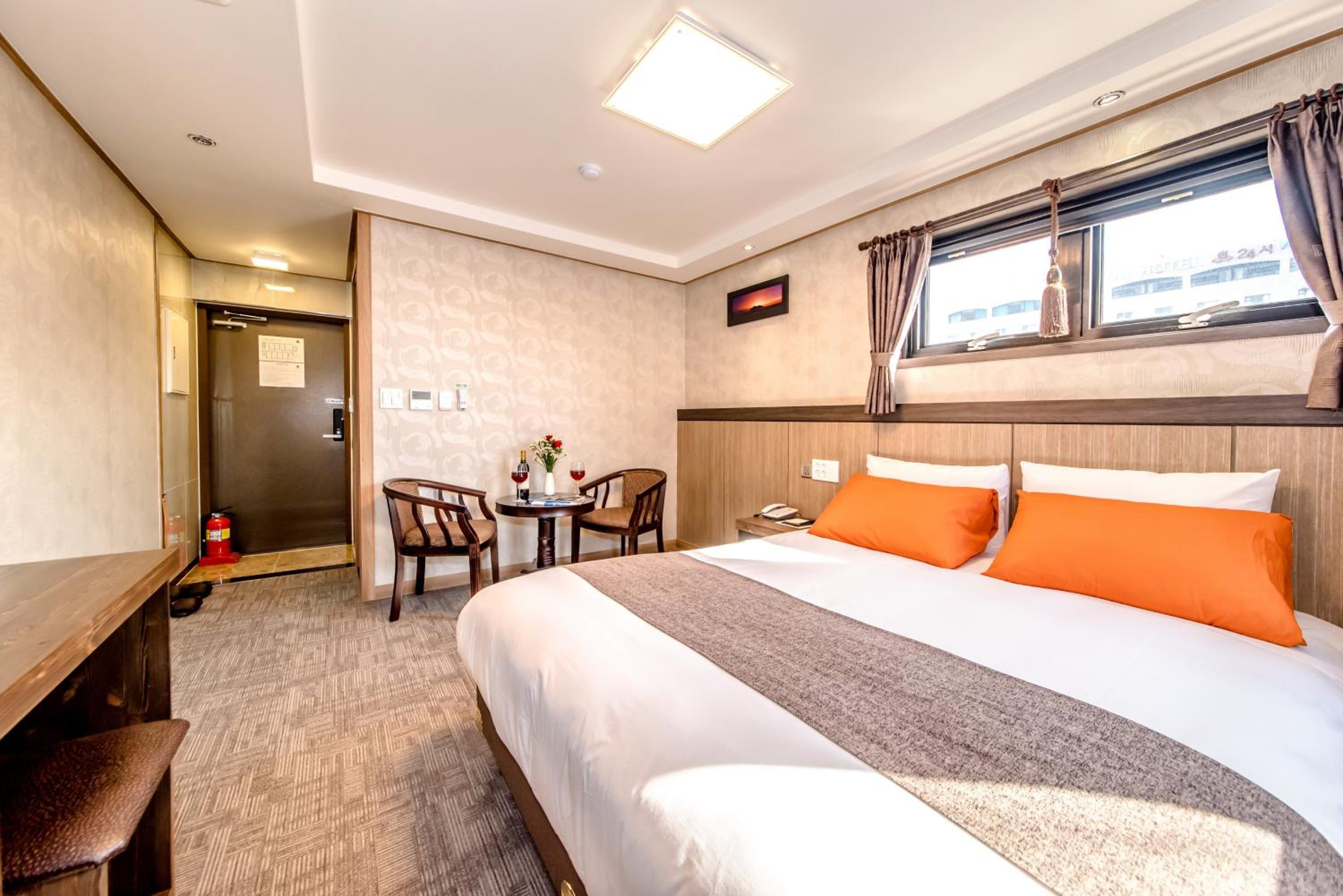 Standard Double Room photo 3
