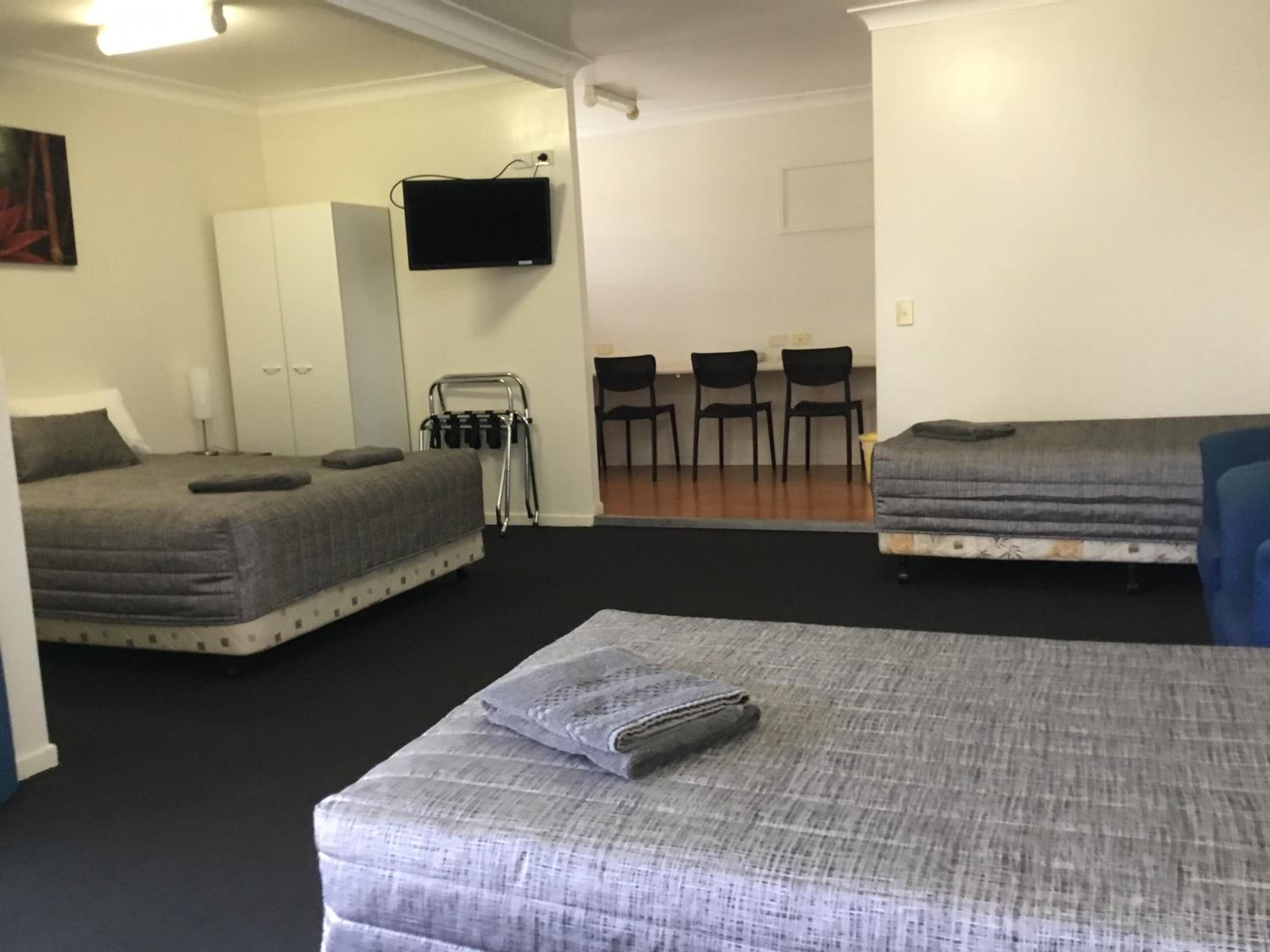 Family Room photo 3