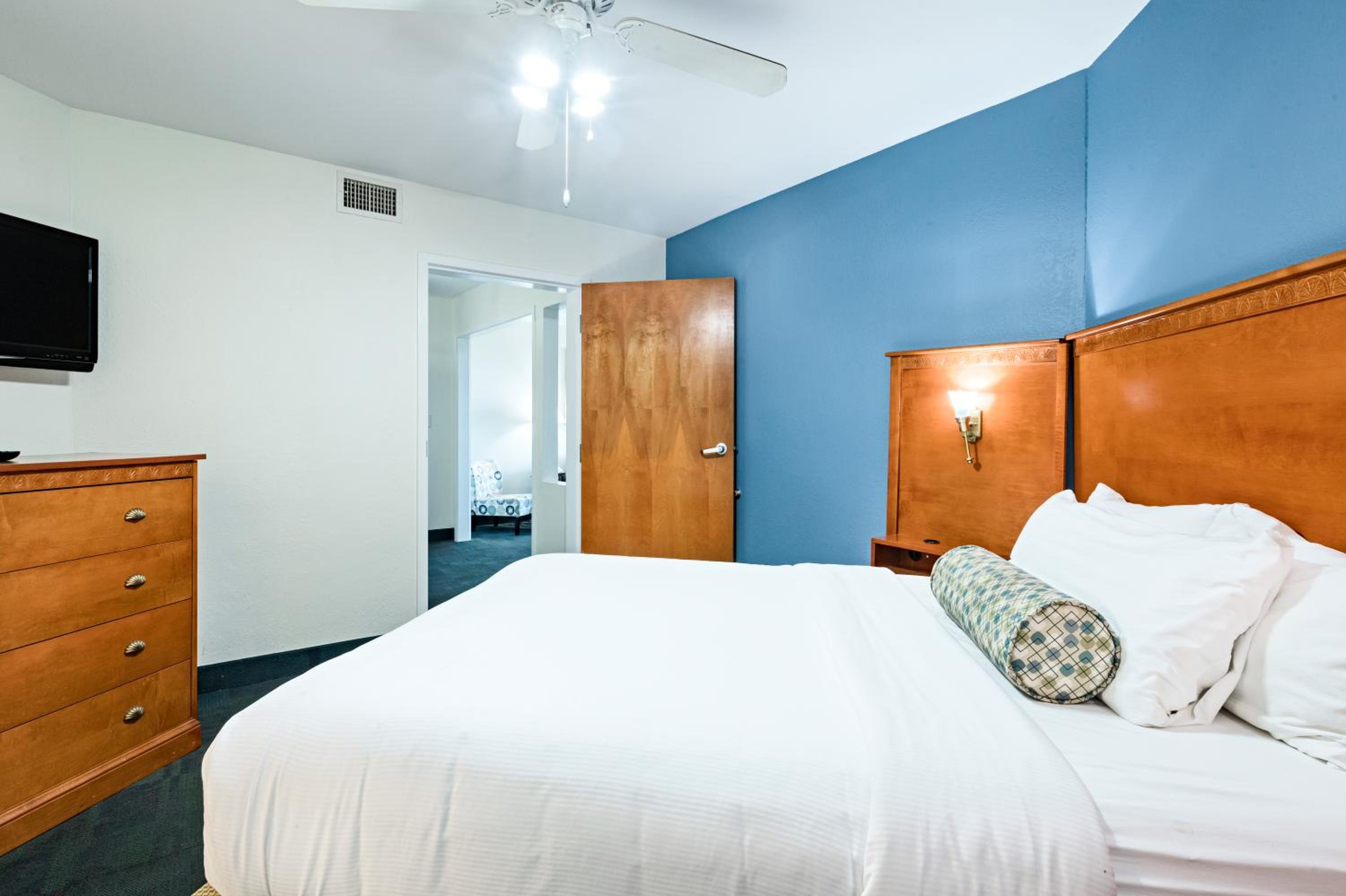 Suite with Balcony - Photo 7