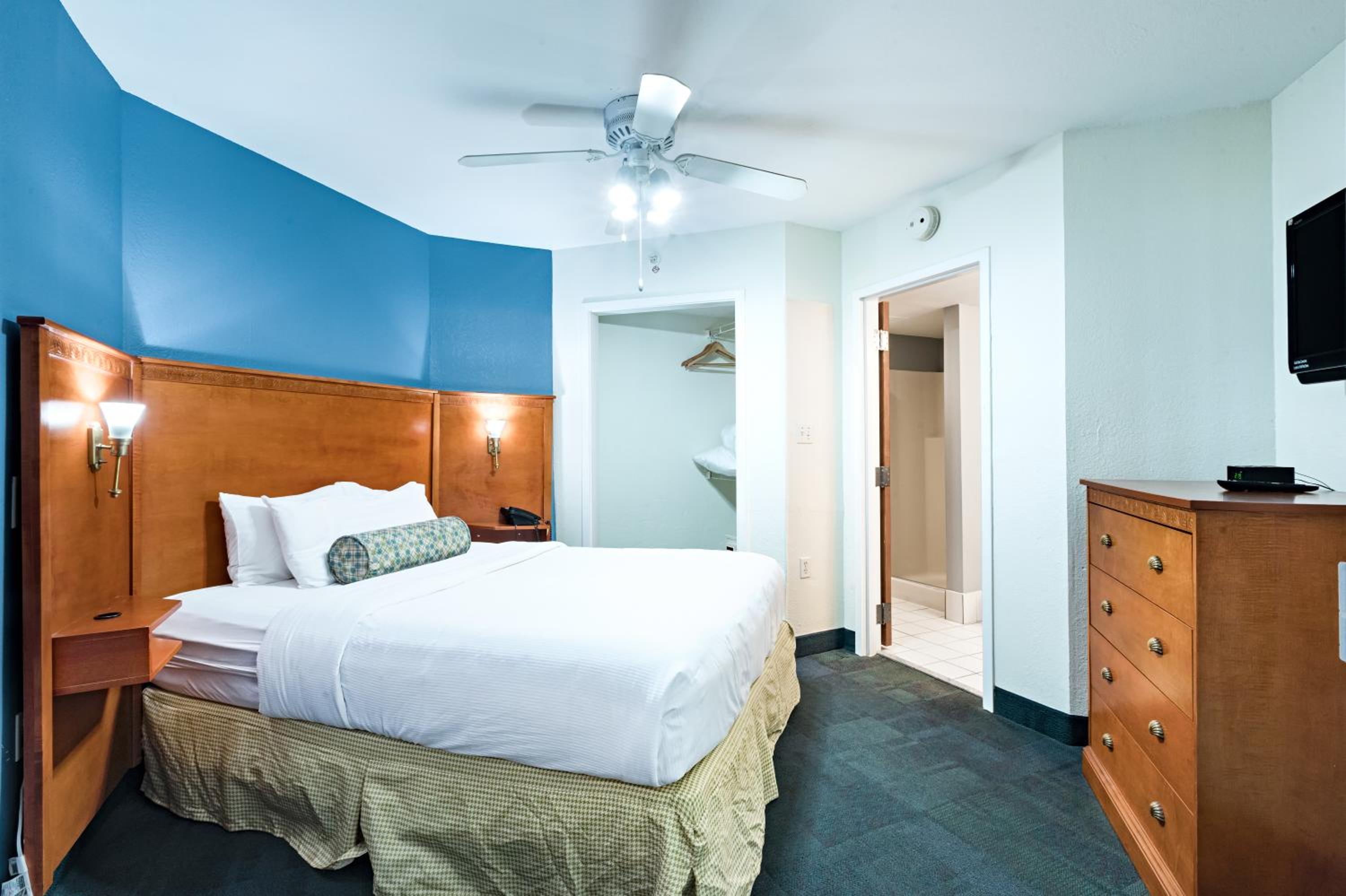 Suite with Balcony - Photo 5