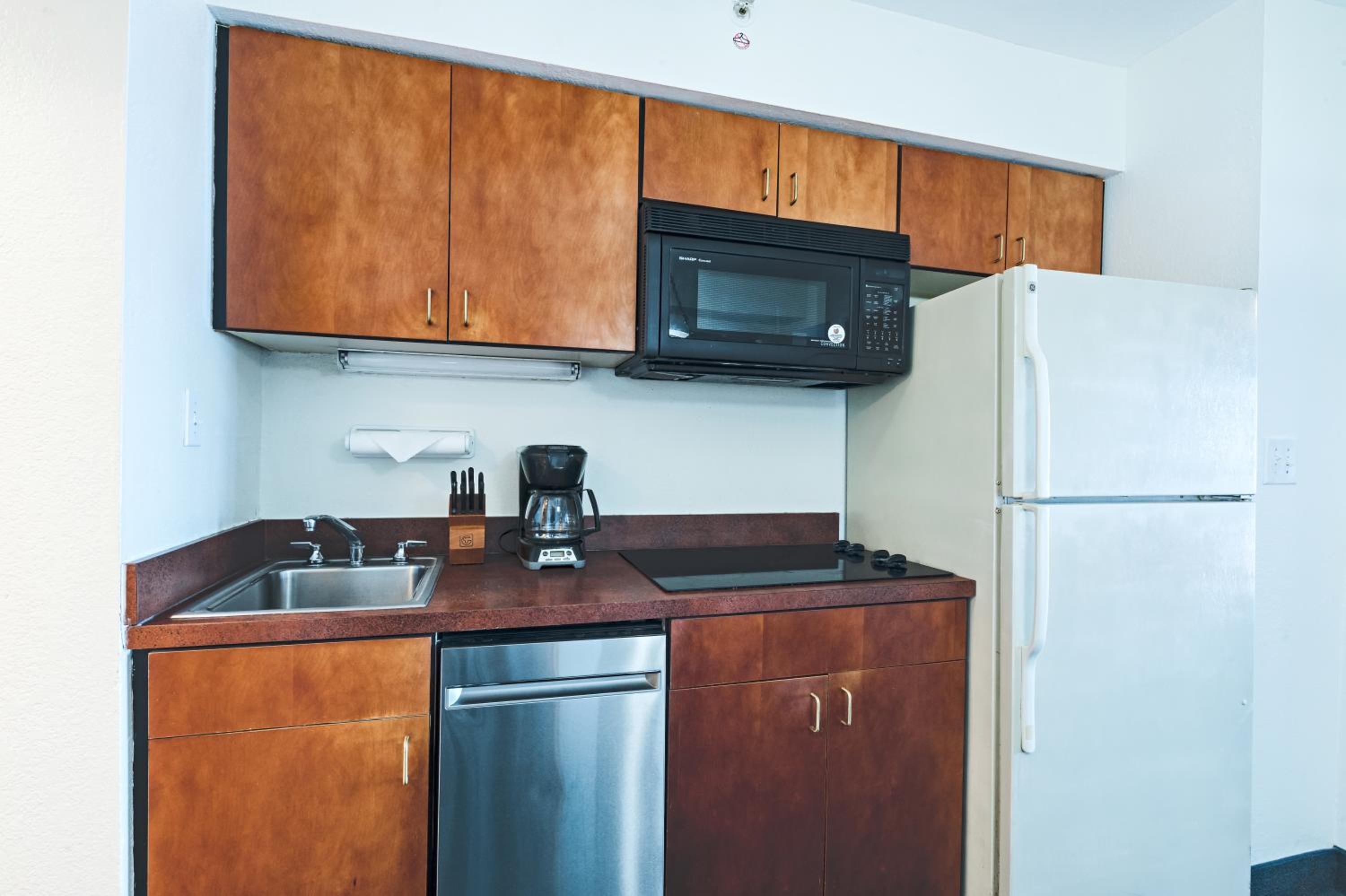 Suite with Balcony - Photo 6