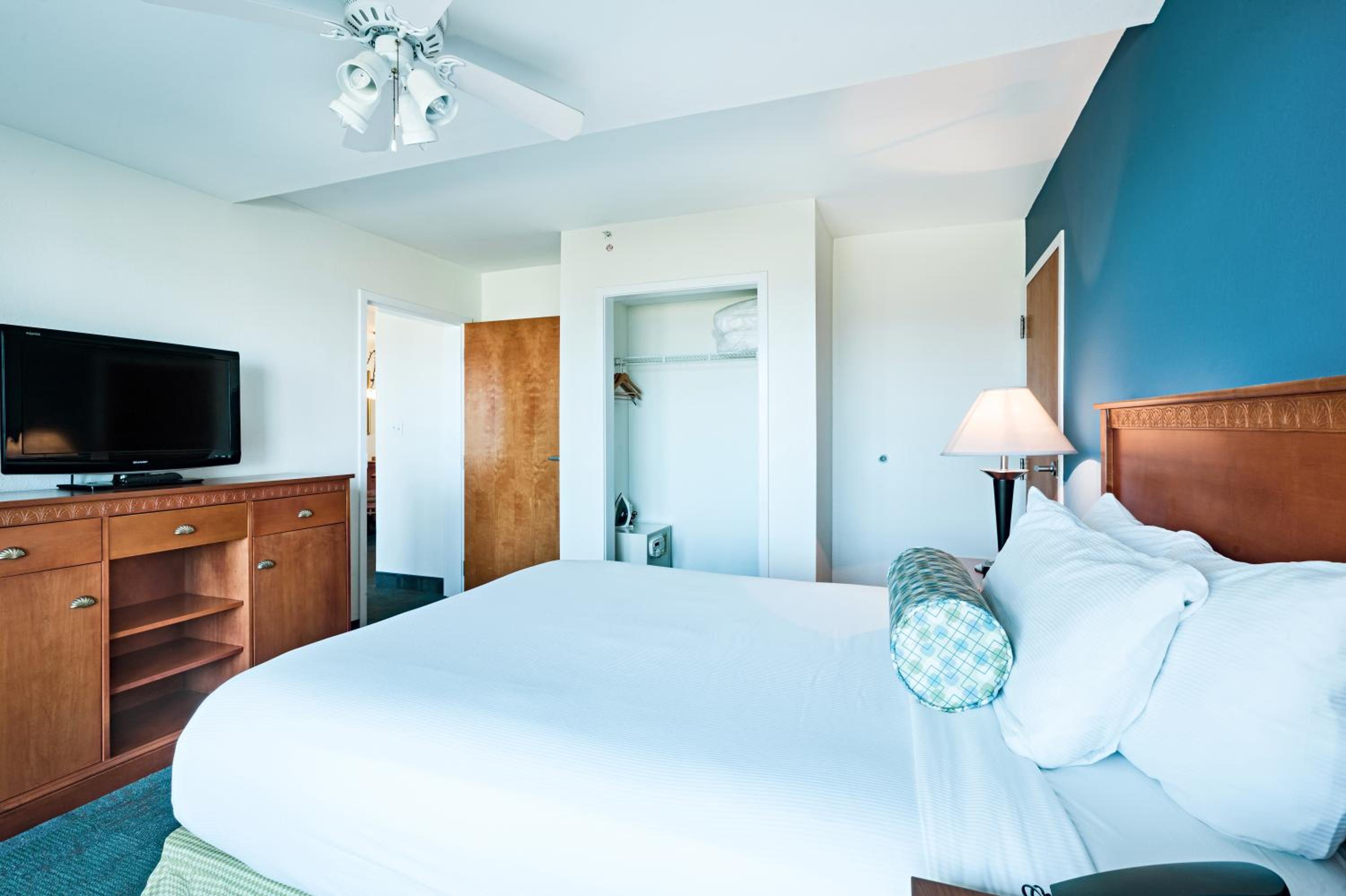 Suite with Balcony - Photo 18