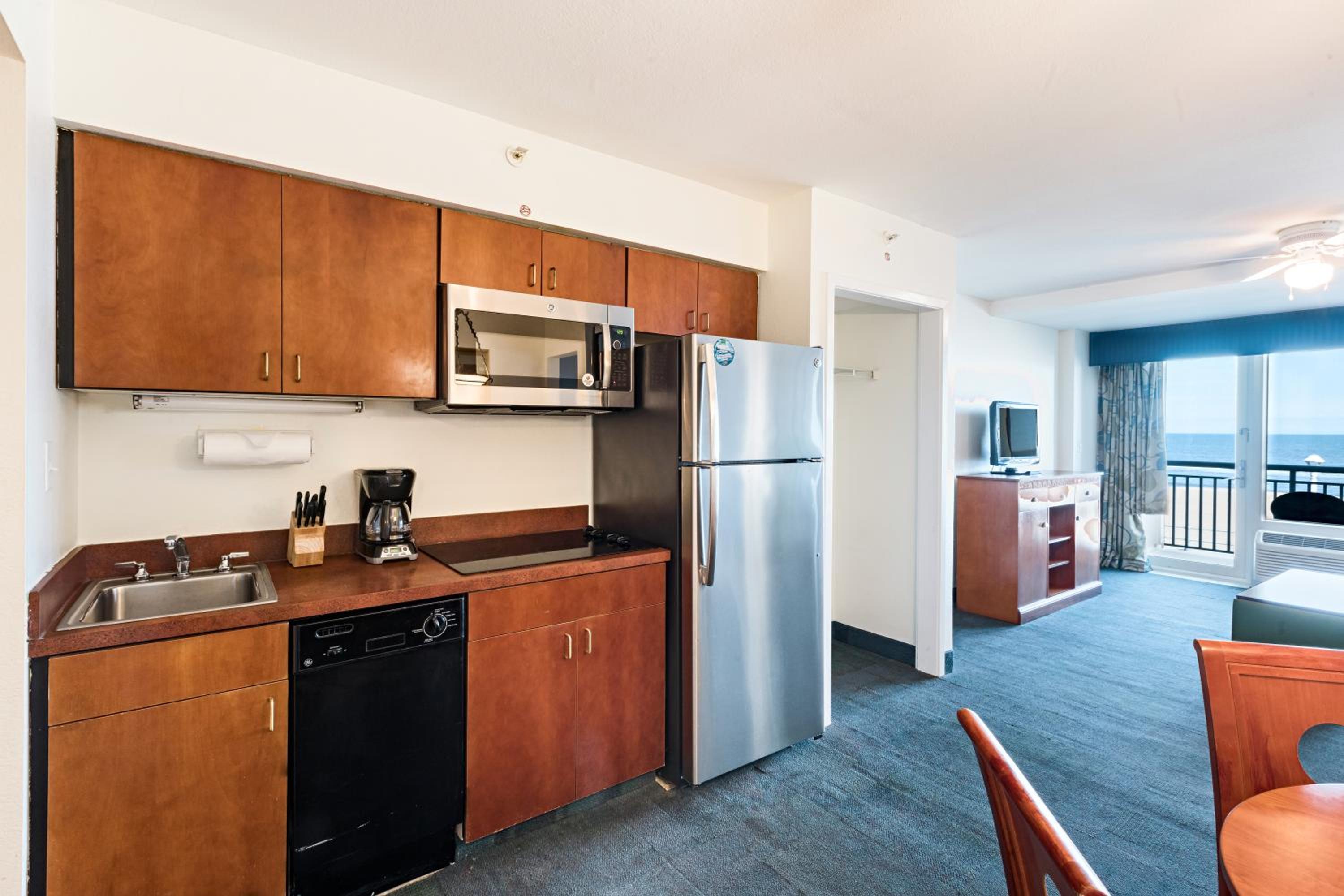 Suite with Balcony - Photo 14