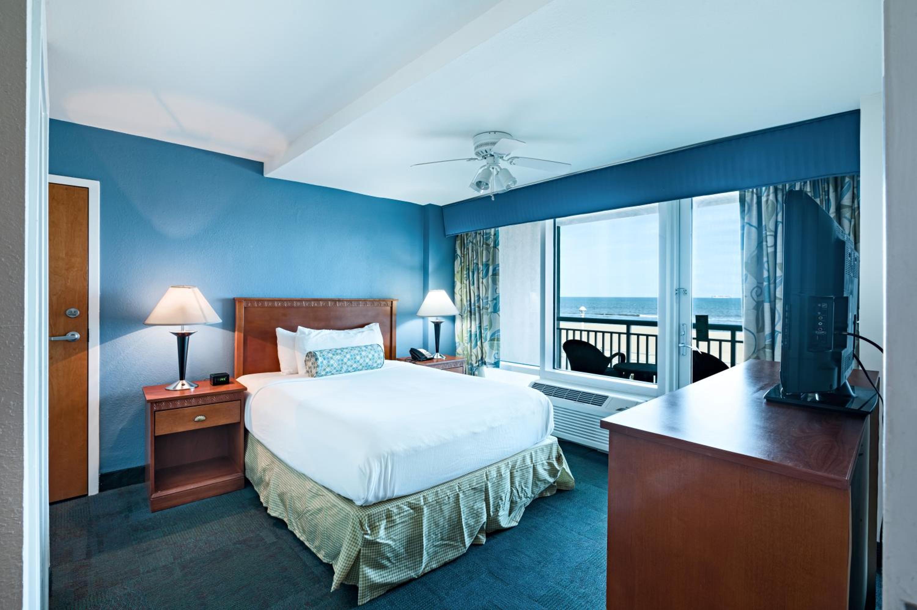 Suite with Balcony - Photo 4
