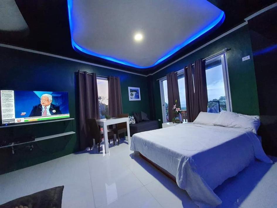 Family Room photo 1