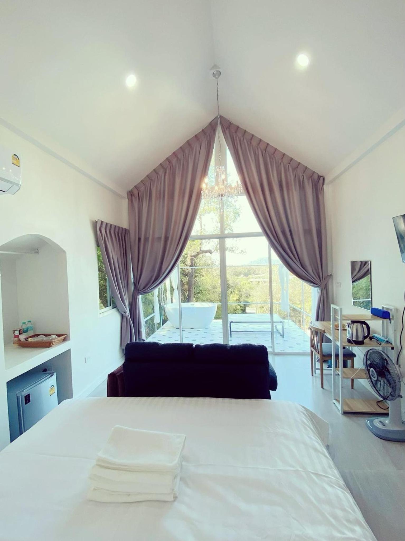 Double Room with Mountain View - Photo 23