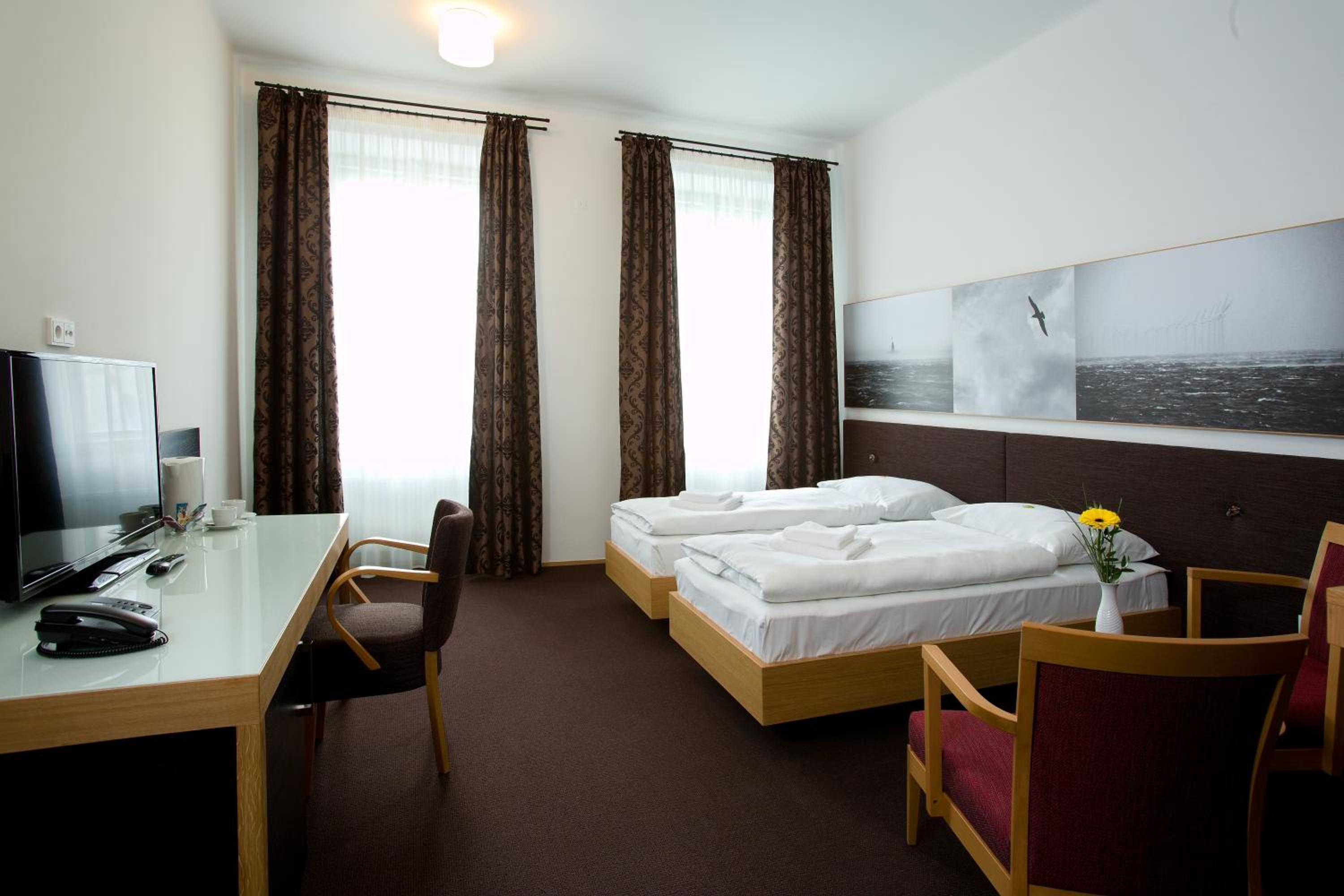 Premium Double or Twin Room photo 3