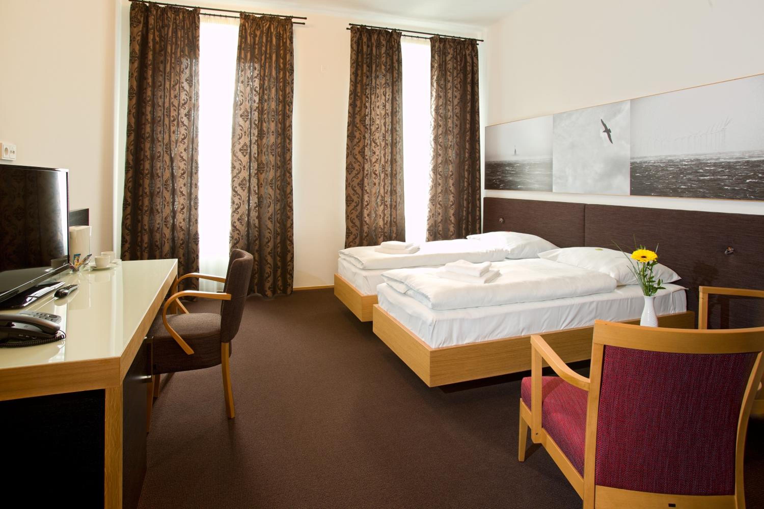 Premium Triple Room photo 3