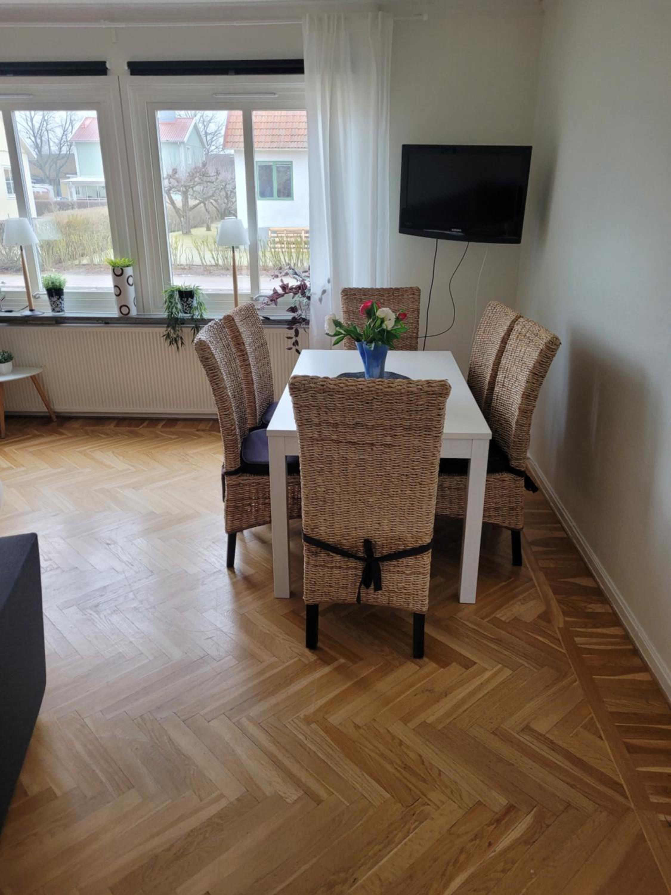Two-Bedroom Apartment - Photo 4