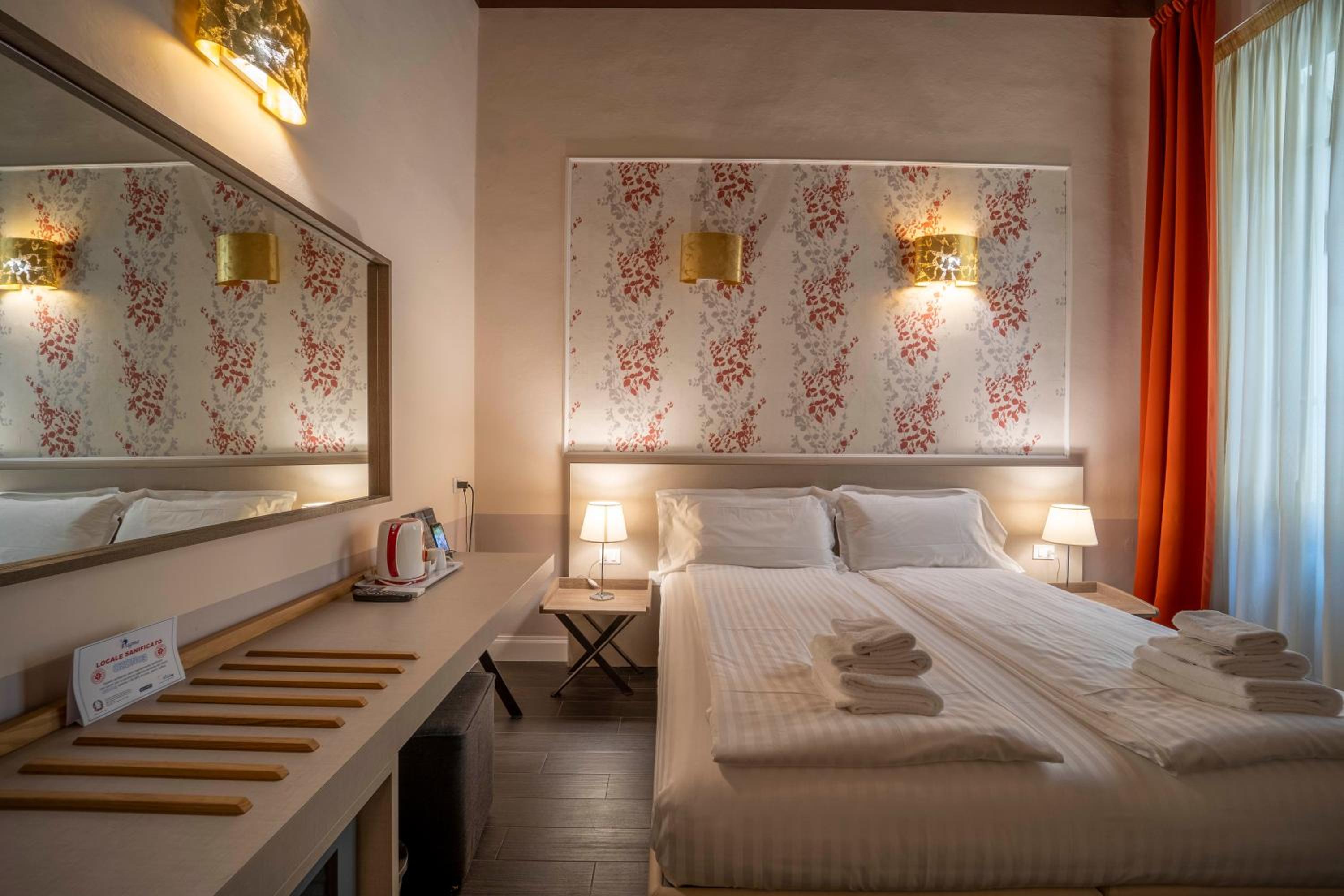 Standard Double or Twin Room photo 2