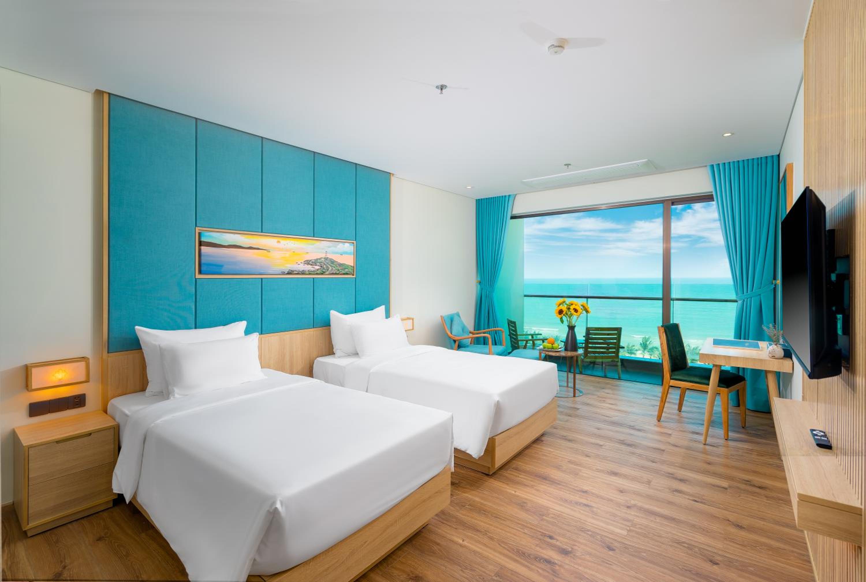 Pacific Ocean Twin With Balcony