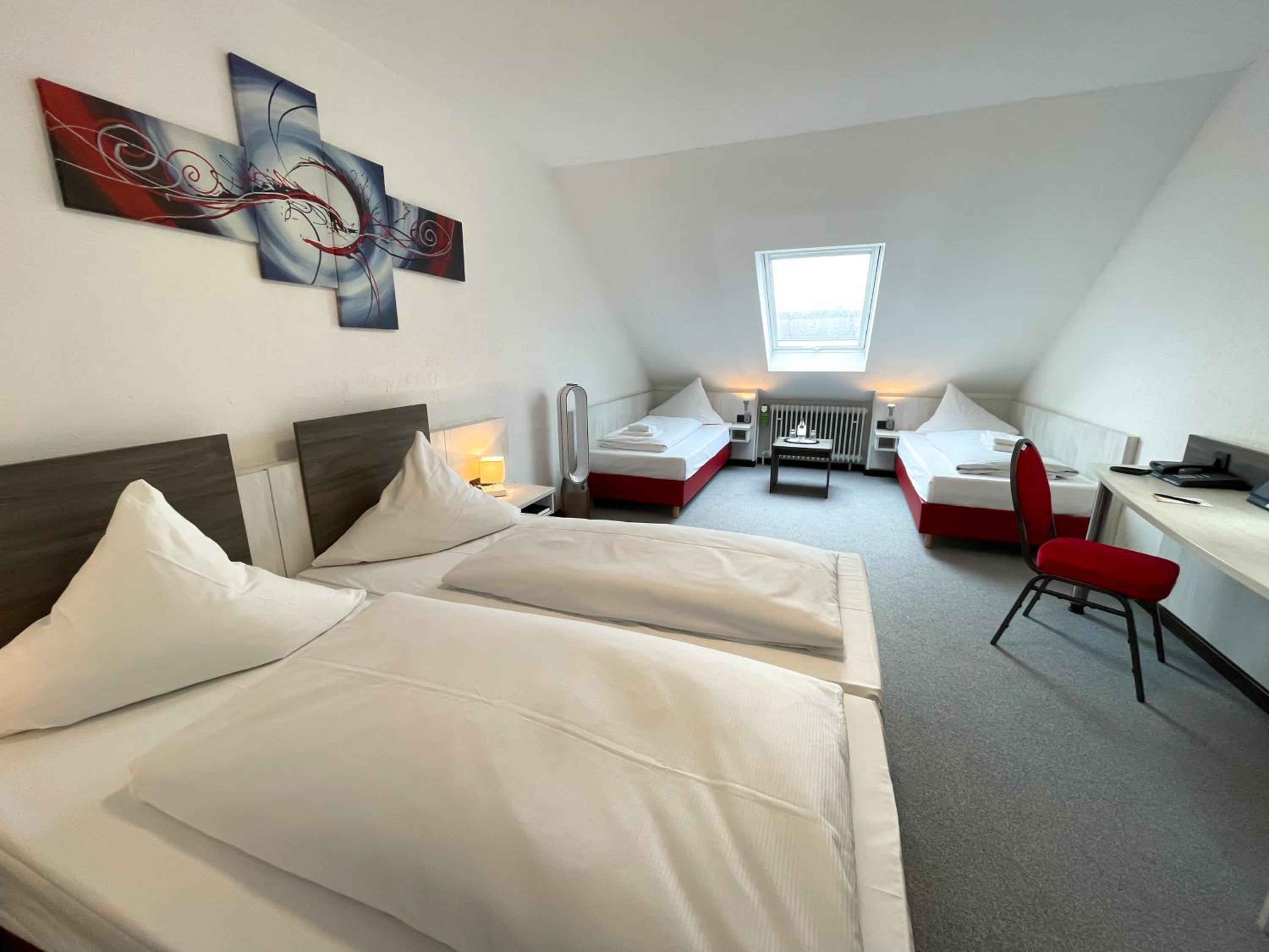 Quadruple Room - Photo 1