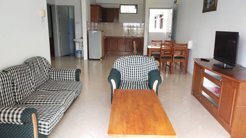 Two-Bedroom Apartment - Photo 3